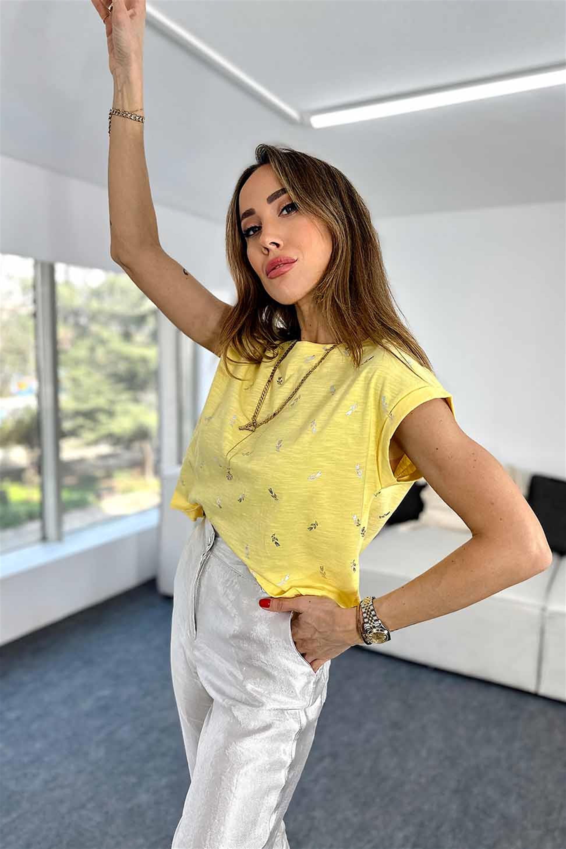 Bisiklet Yaka Sim Çiçek Desenli Crop Tişört Sarı