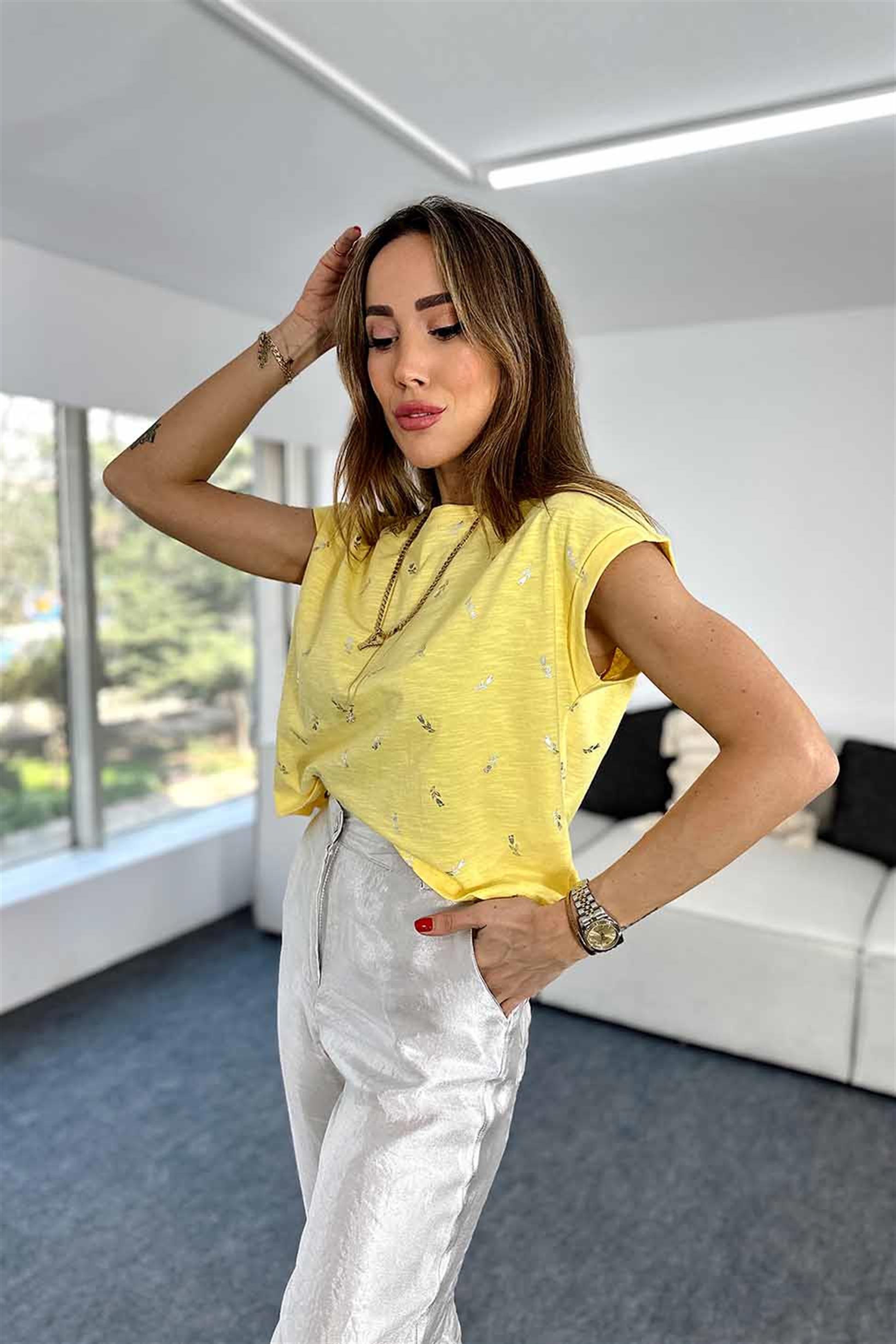 Bisiklet Yaka Sim Çiçek Desenli Crop Tişört Sarı