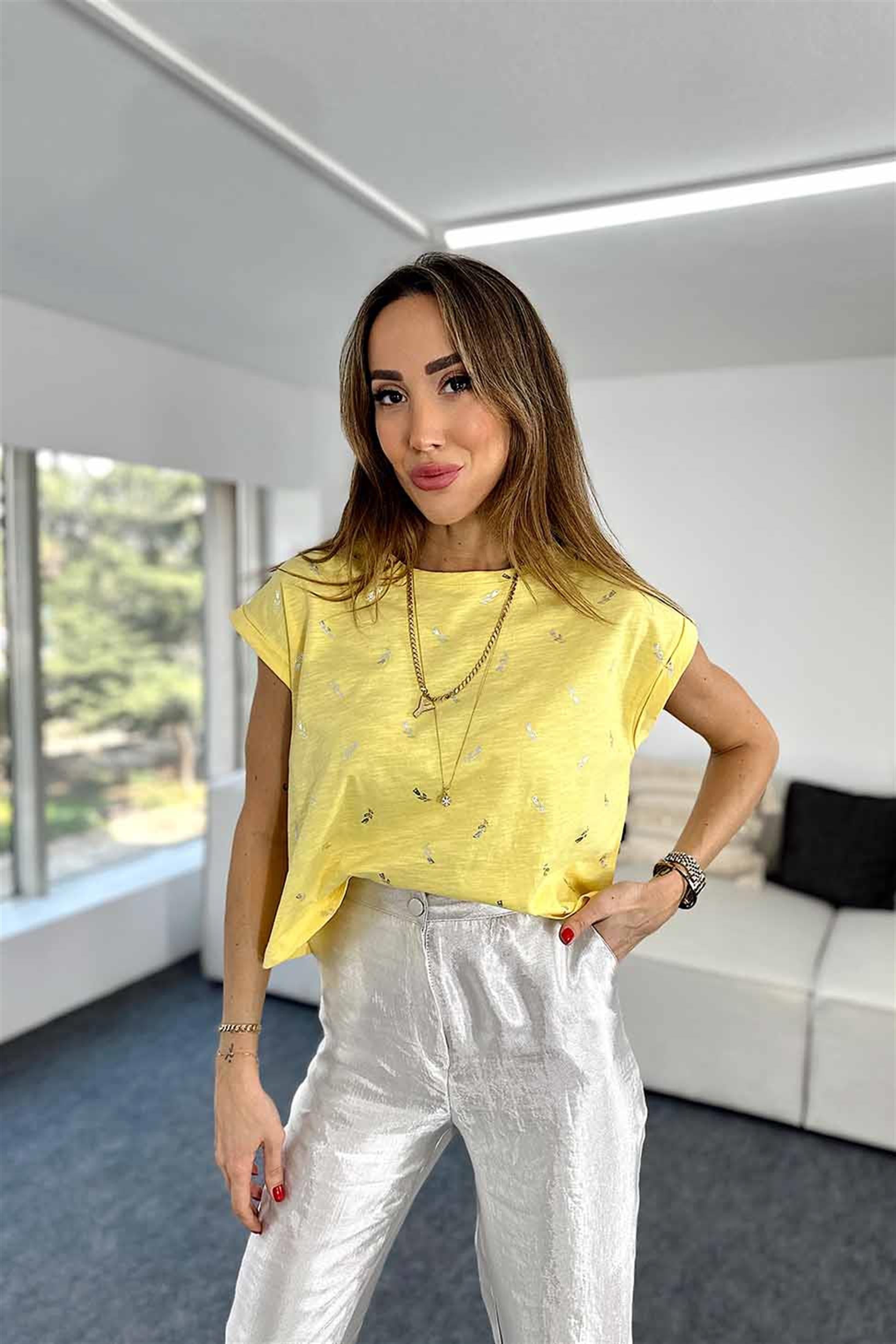 Bisiklet Yaka Sim Çiçek Desenli Crop Tişört Sarı