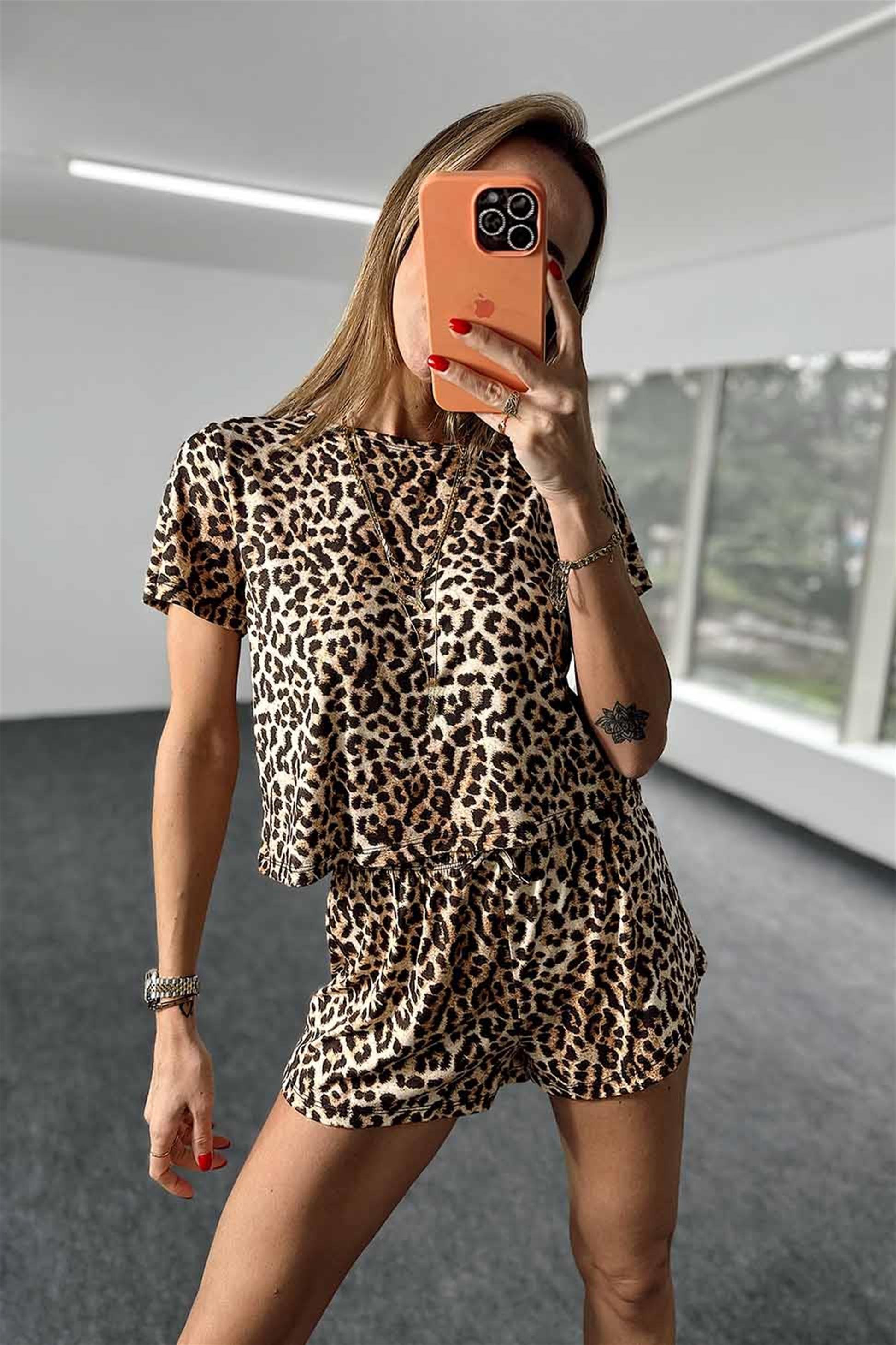 Crop Şort Leopar Desen İkili Kadın Takım DESEN