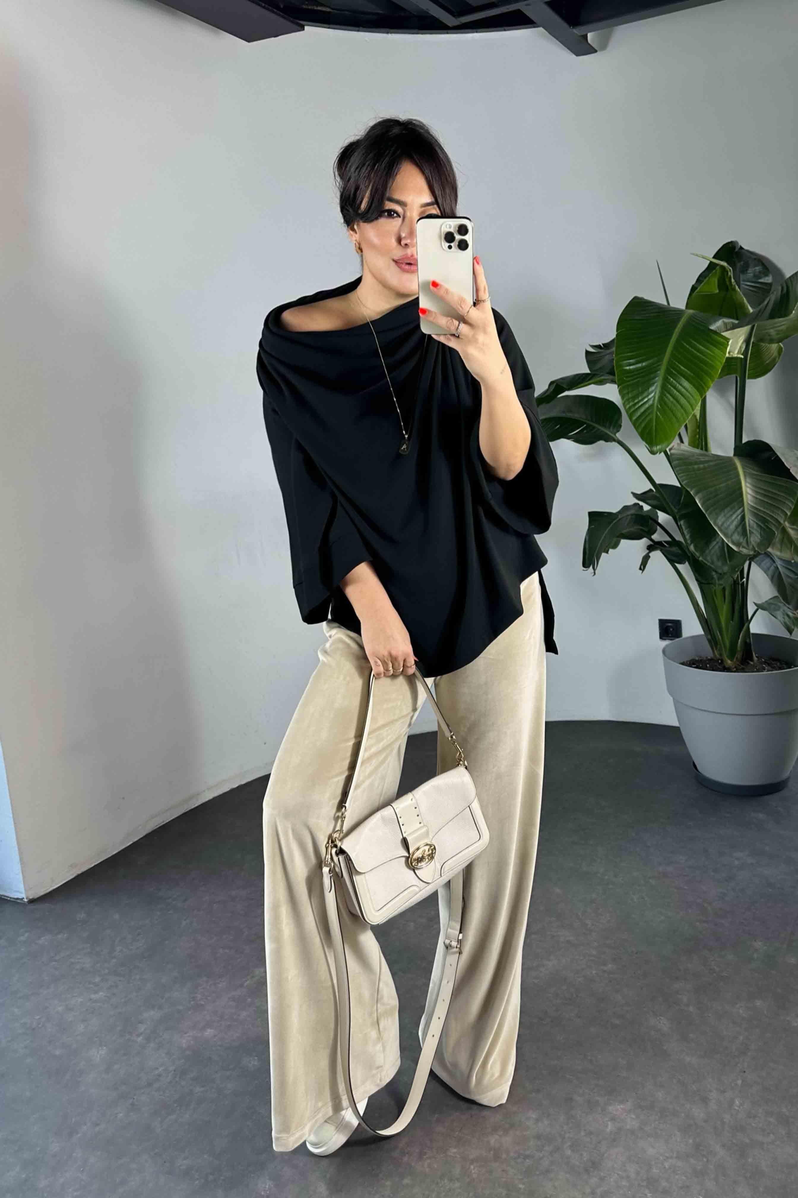 Degaje Yaka Ters Dikiş Tasarım Kadın Bluz Siyah