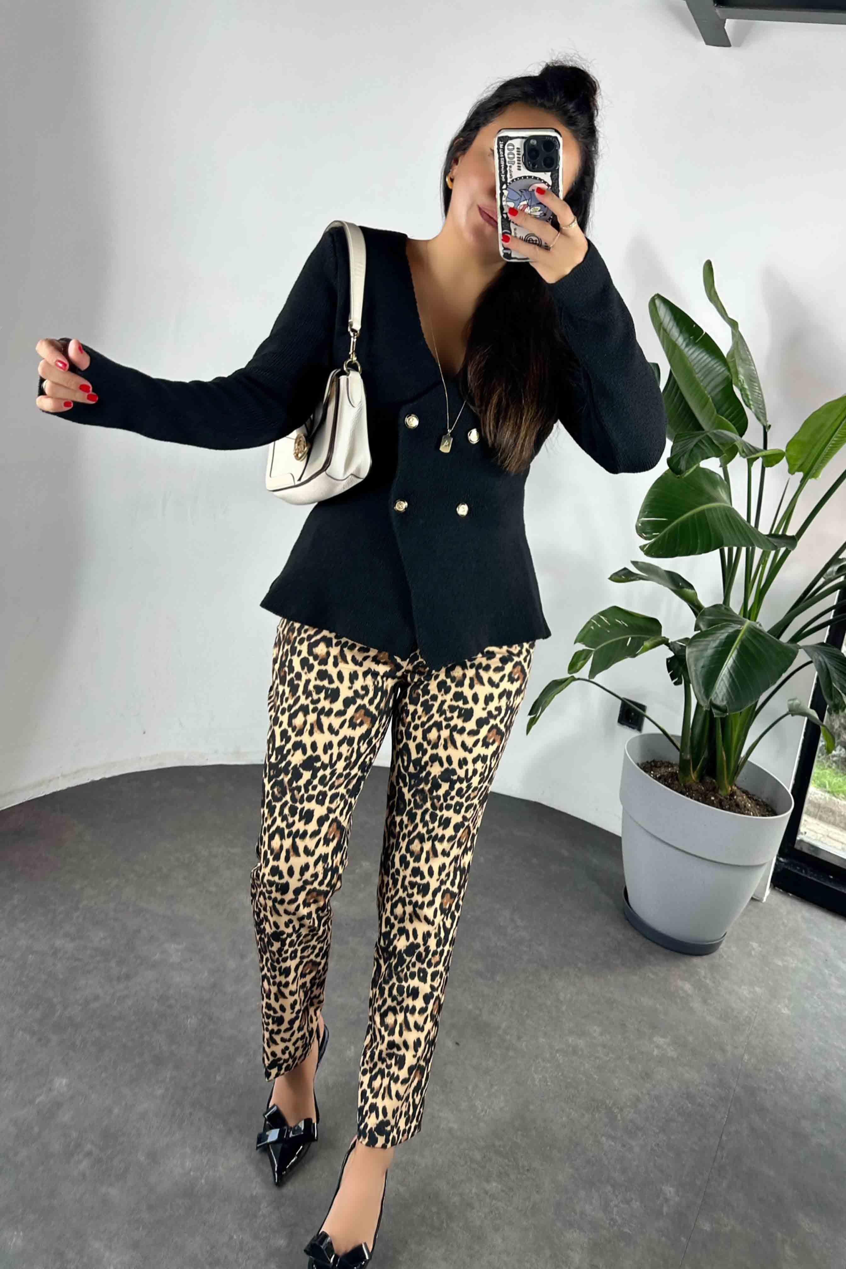 Dört Düğmeli Çelik Örme Triko Kadın Ceket Hırka Siyah