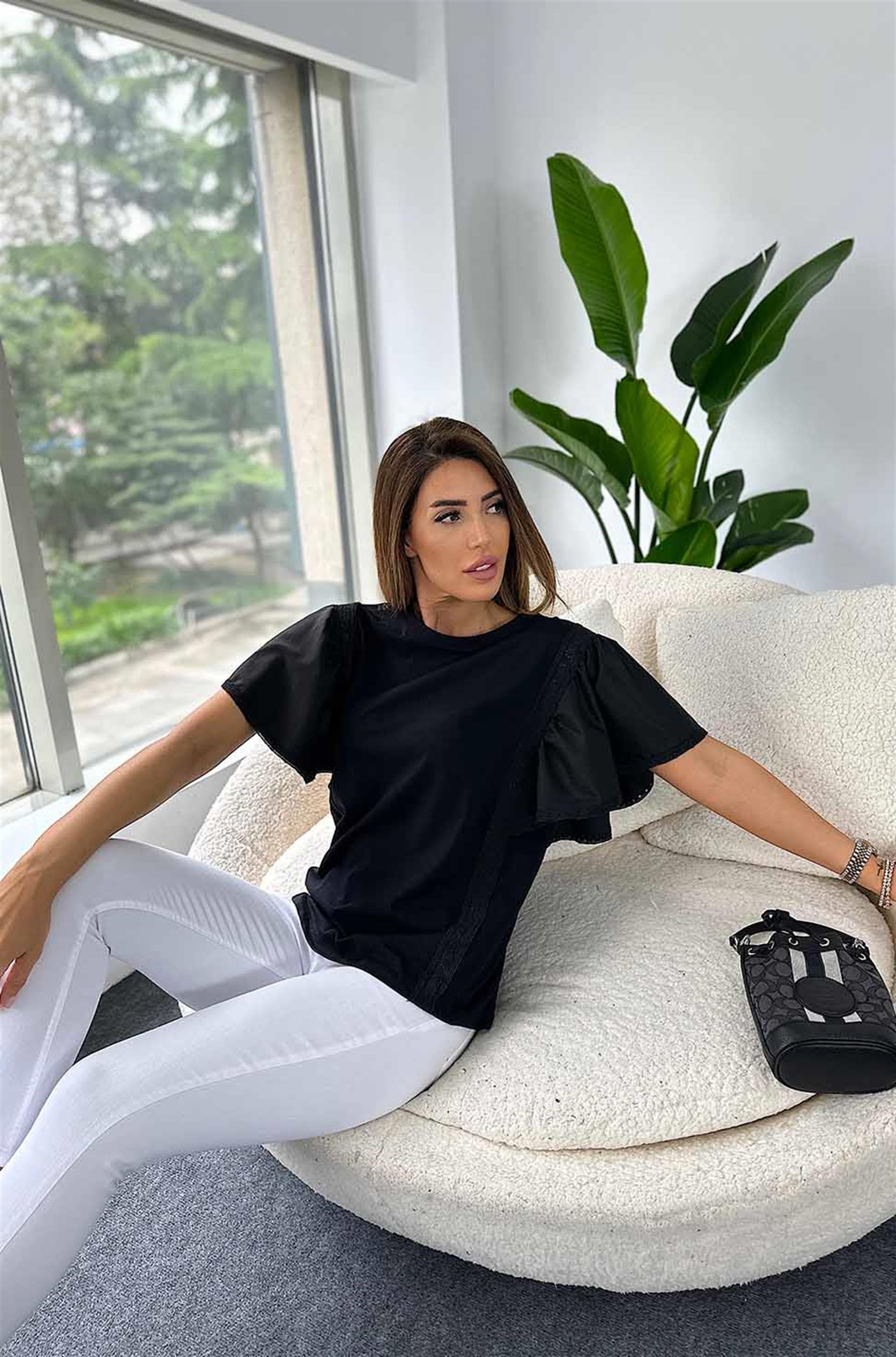Fırfır Kollu Güpür Detaylı Bluz Siyah
