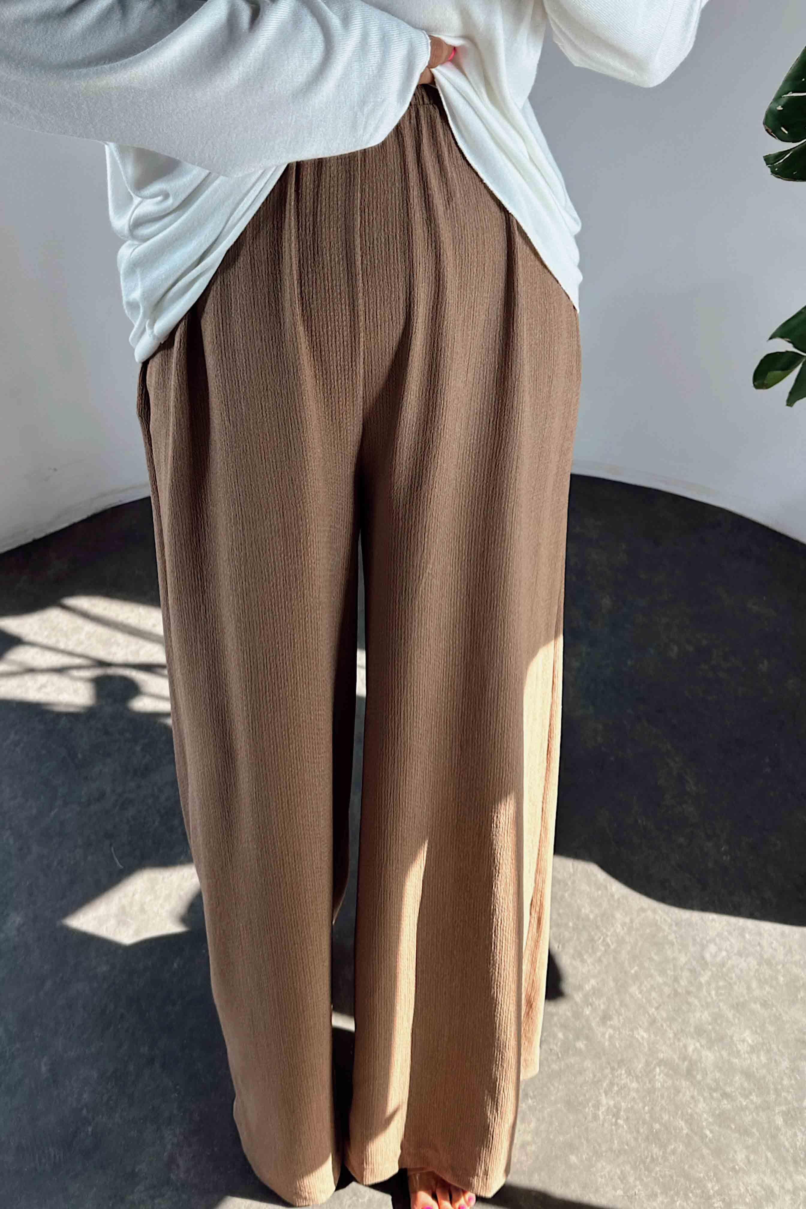 Gofre Kumaş Beli İp Bağlamalı Salaş Pantolon Camel