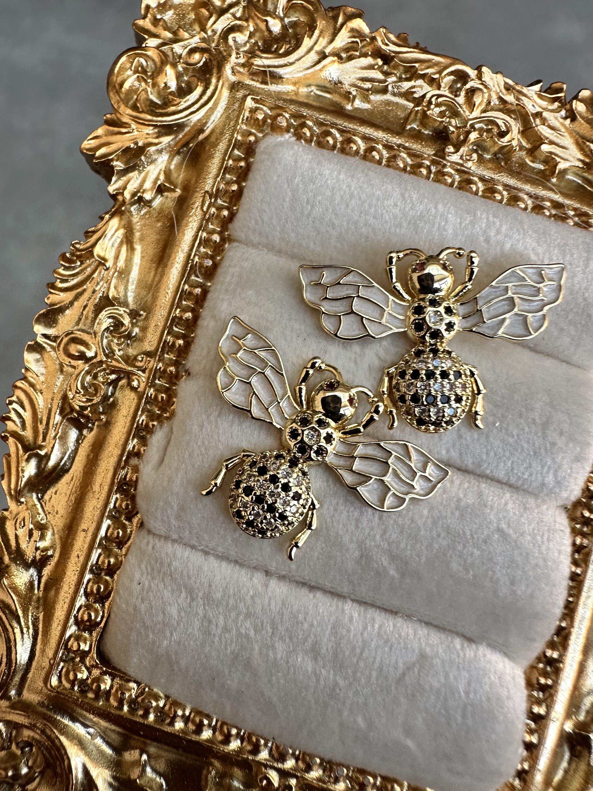 Gold Bal Arısı Zirkon Taşlı Küpe