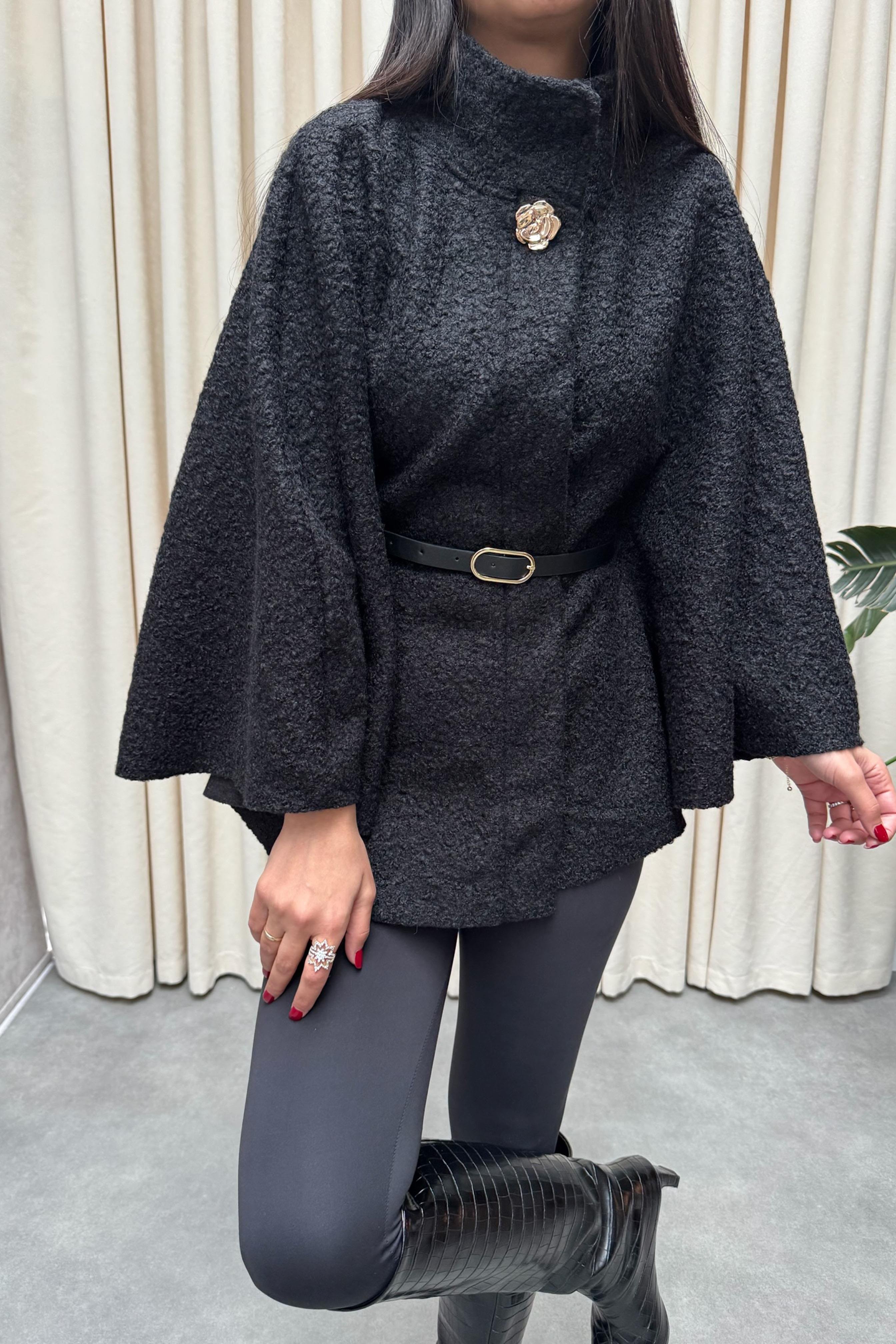 Gold Düğmeli Bürümcük Panço Kaban Siyah