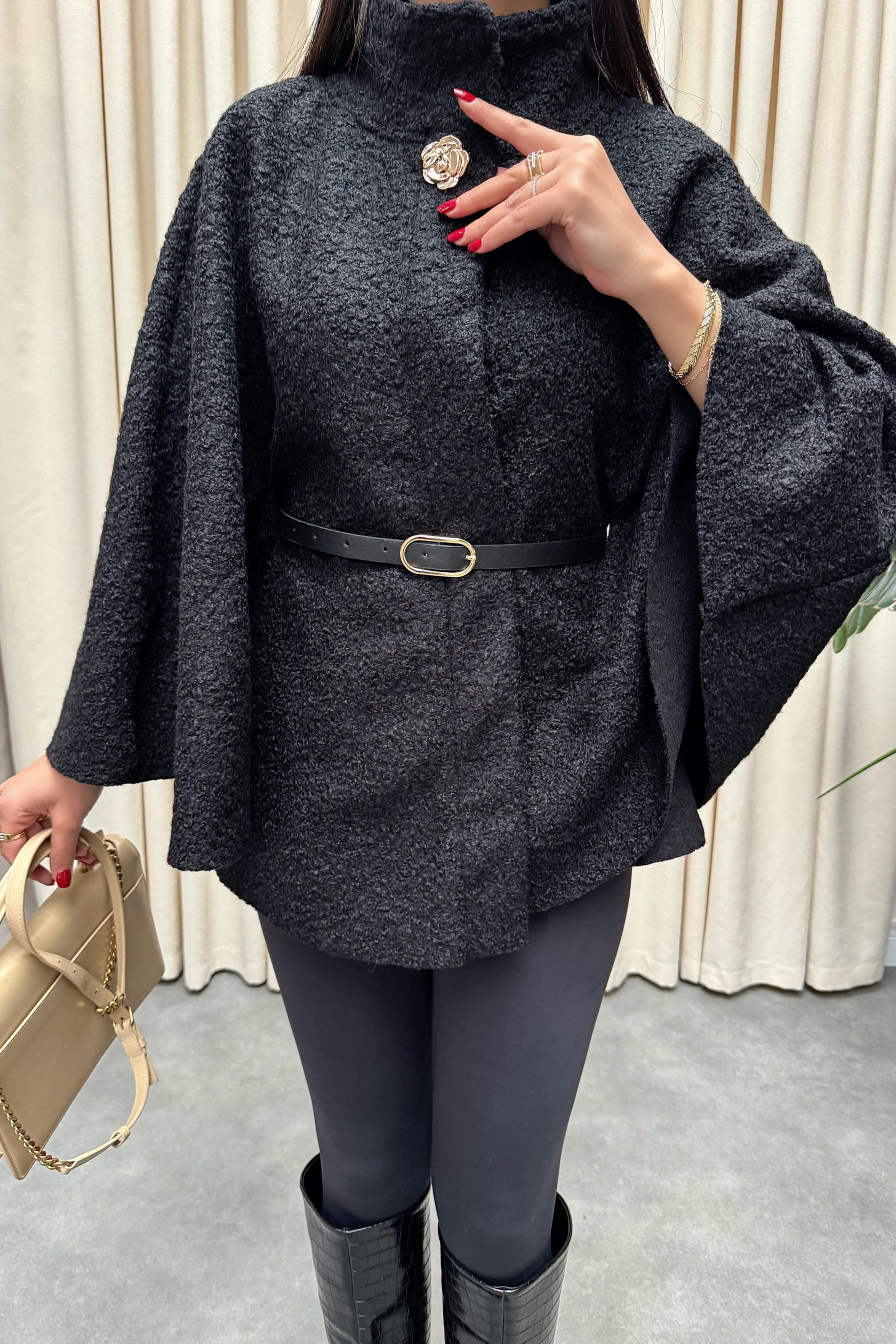 Gold Düğmeli Bürümcük Panço Kaban Siyah