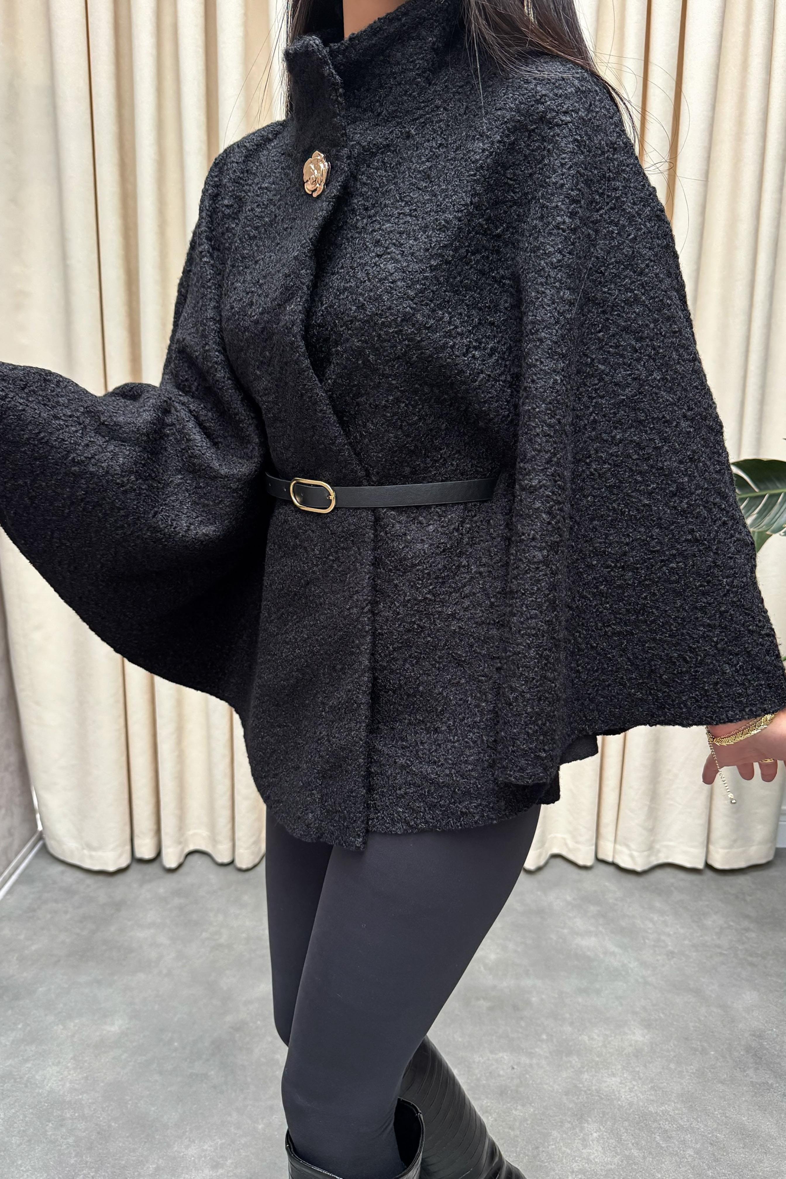 Gold Düğmeli Bürümcük Panço Kaban Siyah