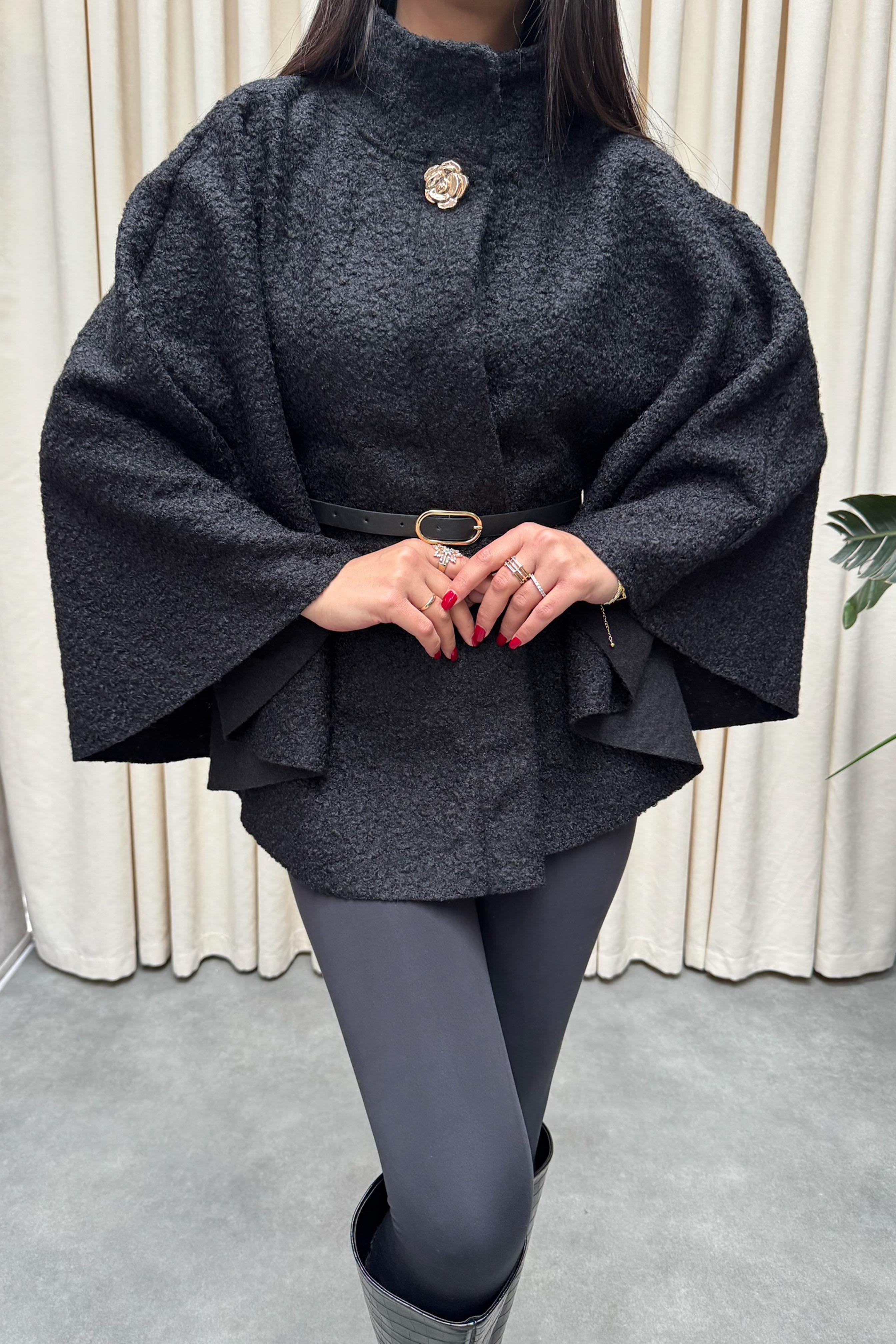 Gold Düğmeli Bürümcük Panço Kaban Siyah