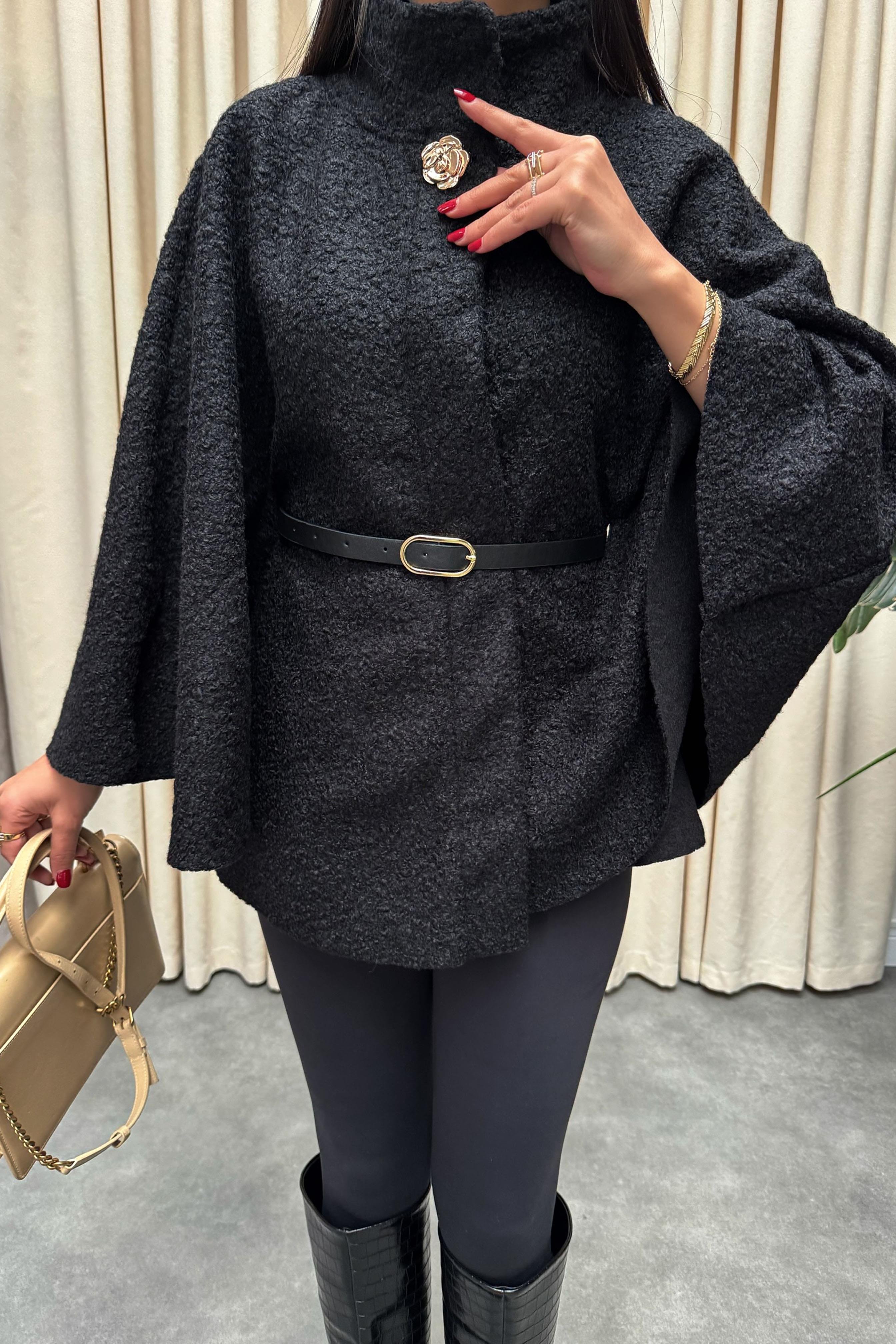 Gold Düğmeli Bürümcük Panço Kaban Siyah