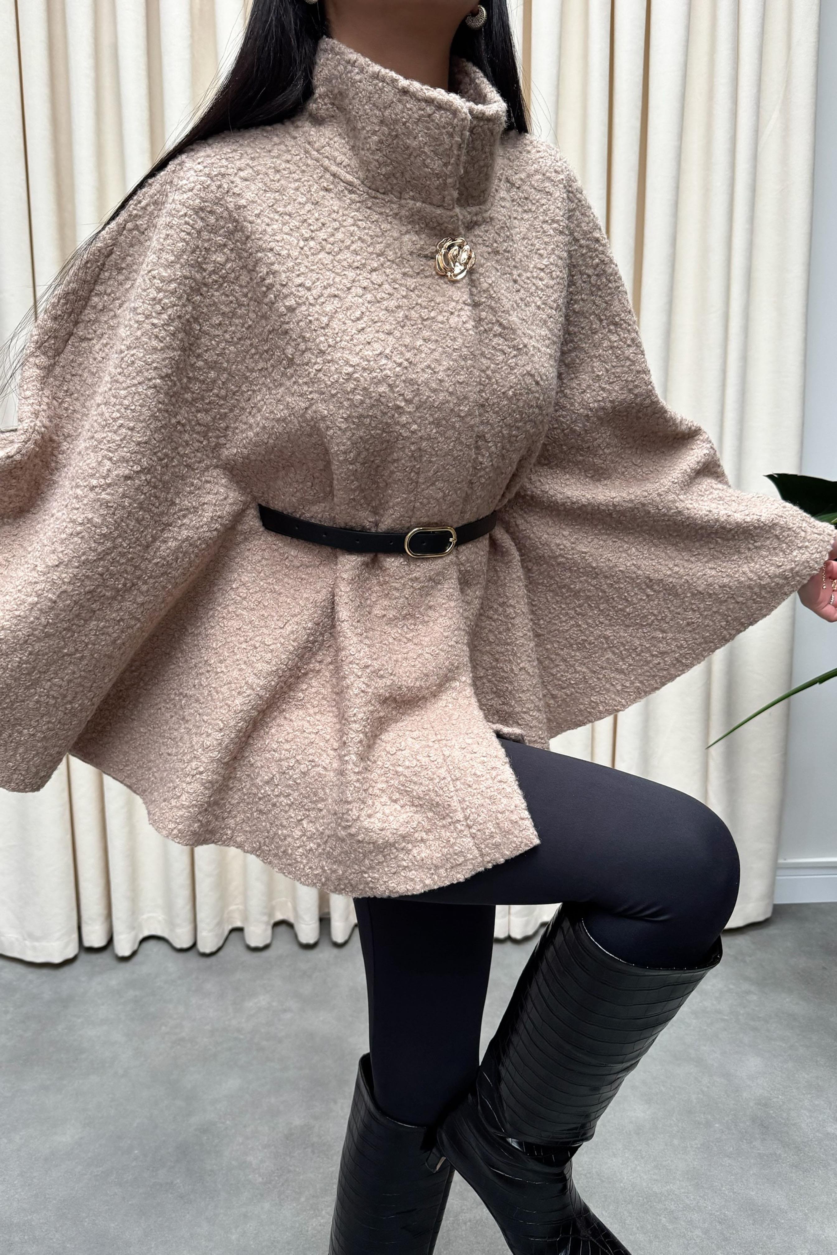 Gold Düğmeli Bürümcük Panço Kaban Taş