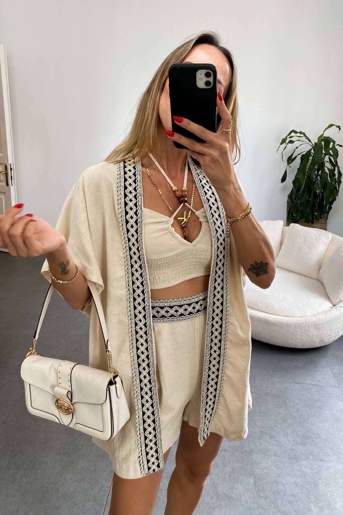 Güpür İşlemeli Bluz Kimono Şort Üçlü Takım Bej