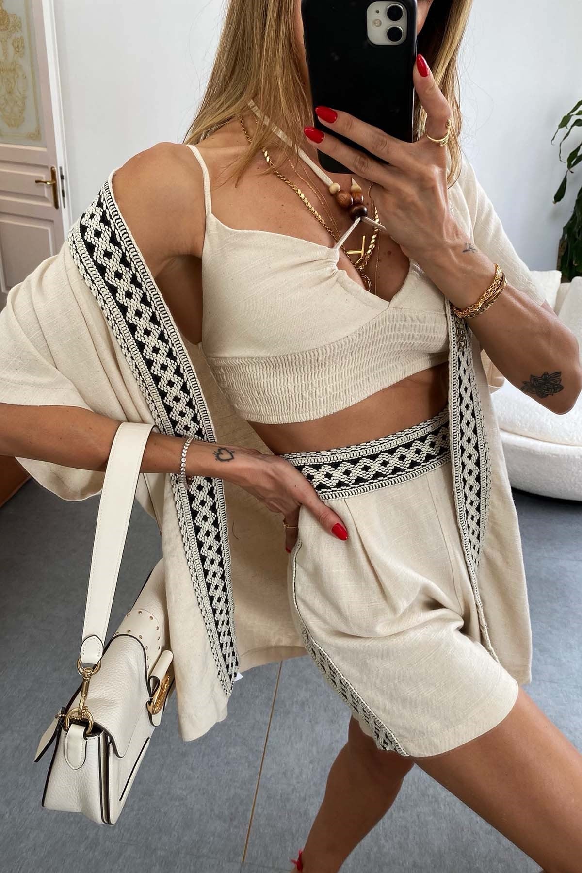 Güpür İşlemeli Bluz Kimono Şort Üçlü Takım Bej