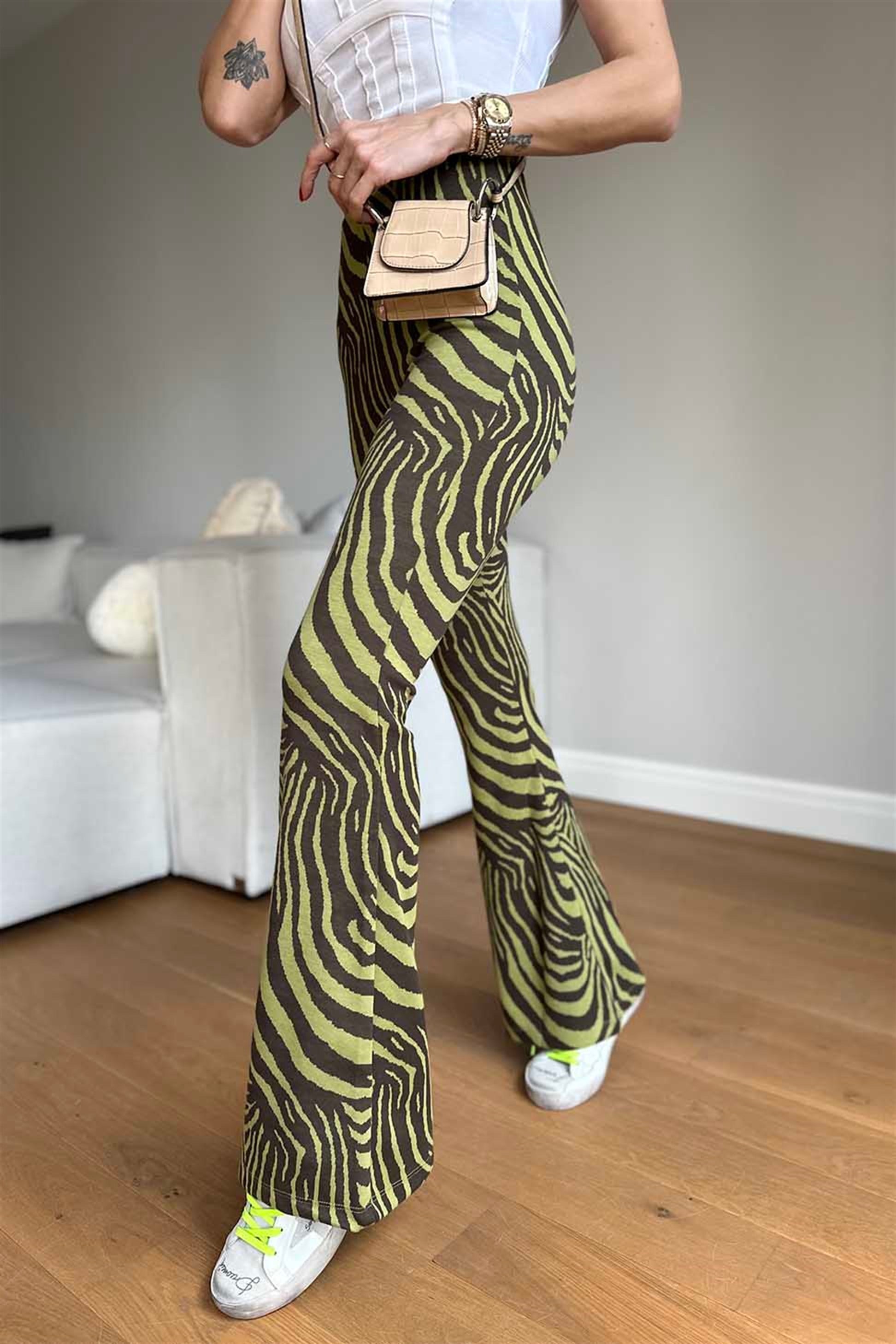 Hafif İspanyol Paça Yumoş Zebra Desen Pantolon Limon Küfü