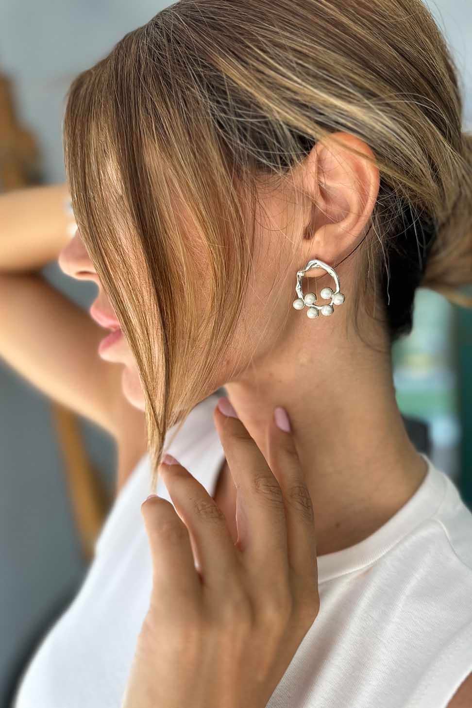 İnci Detaylı Halka Küpe Silver