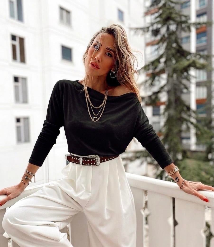 Kayık Yaka Basic Bluz Siyah