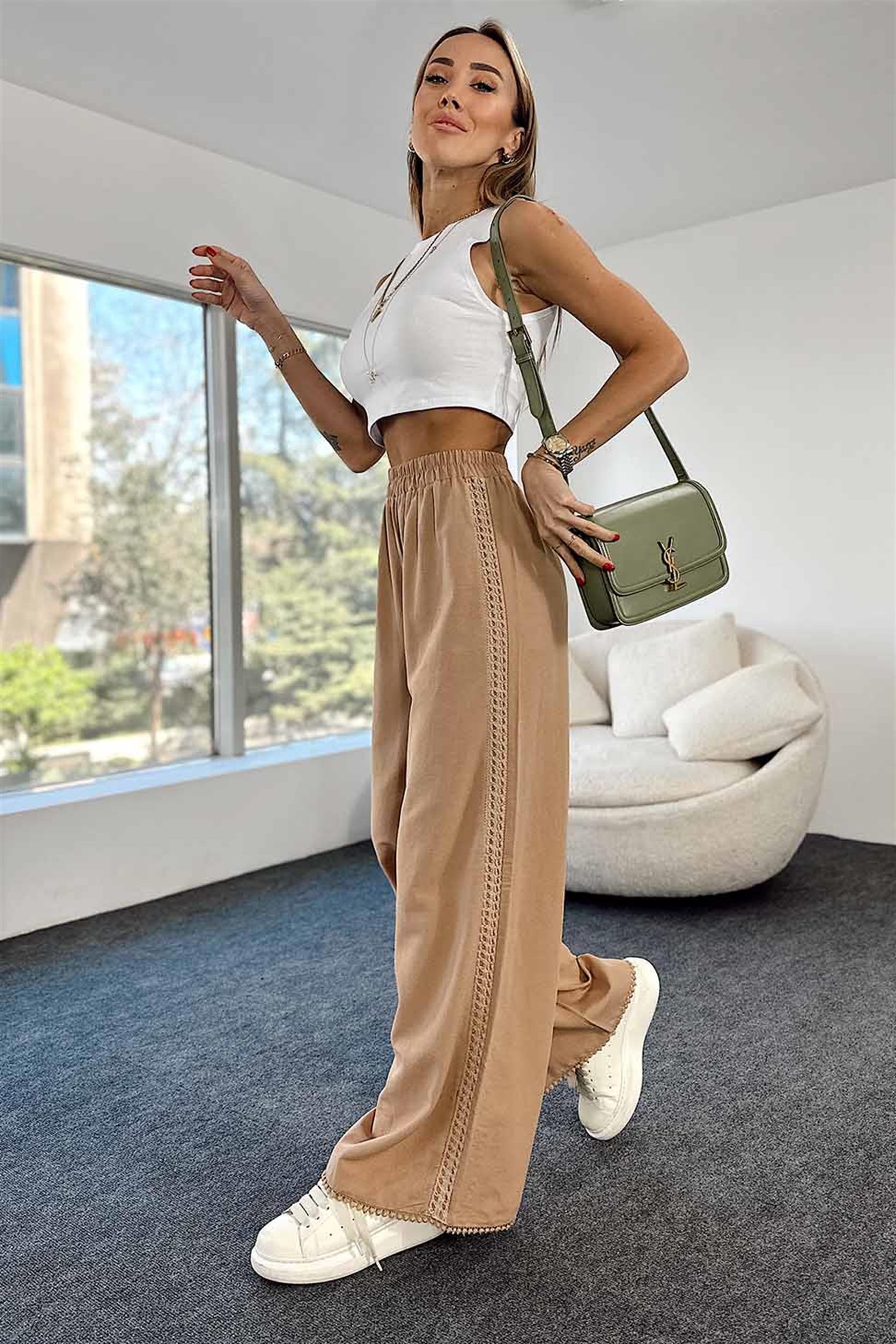 Keten Kumaş Dantel Şerit Detaylı Salaş Keten Pantolon Camel