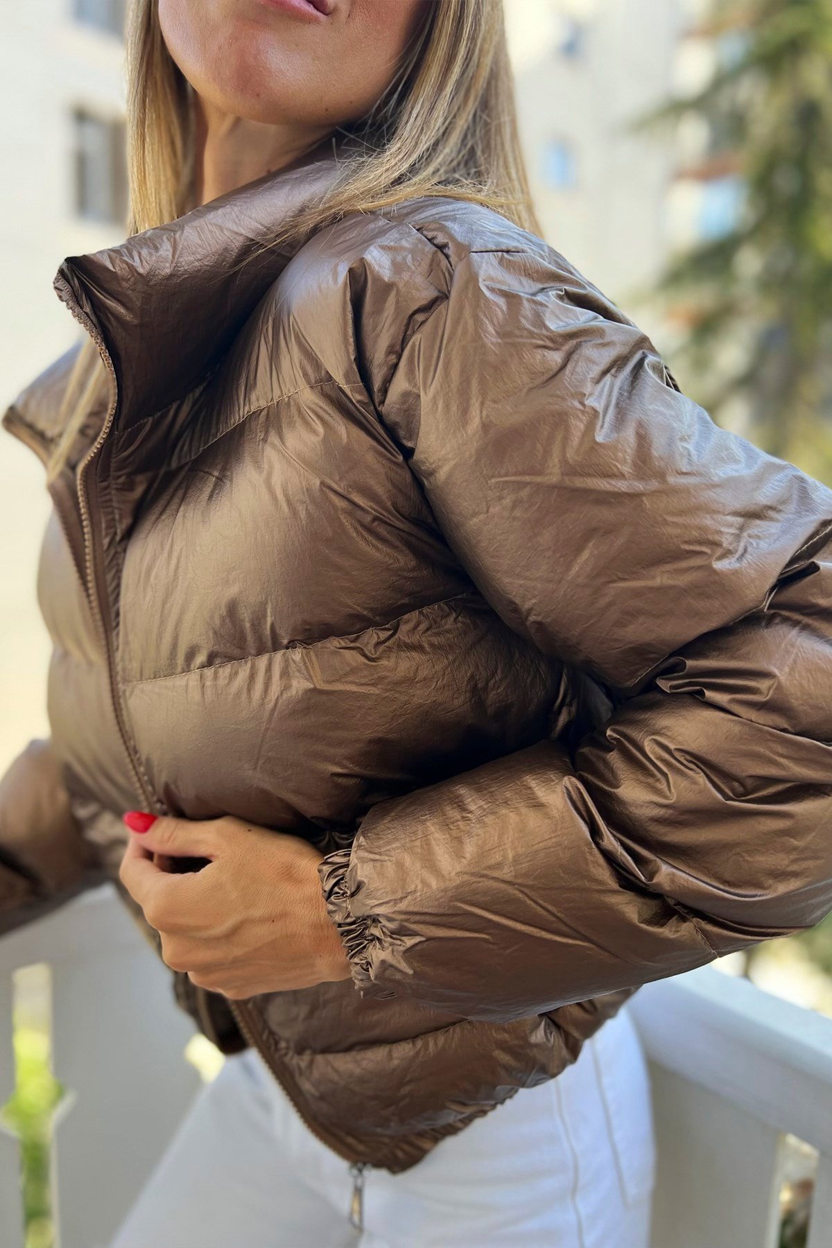 Kısa Tasarım Kadın Şişme Mont Bronz