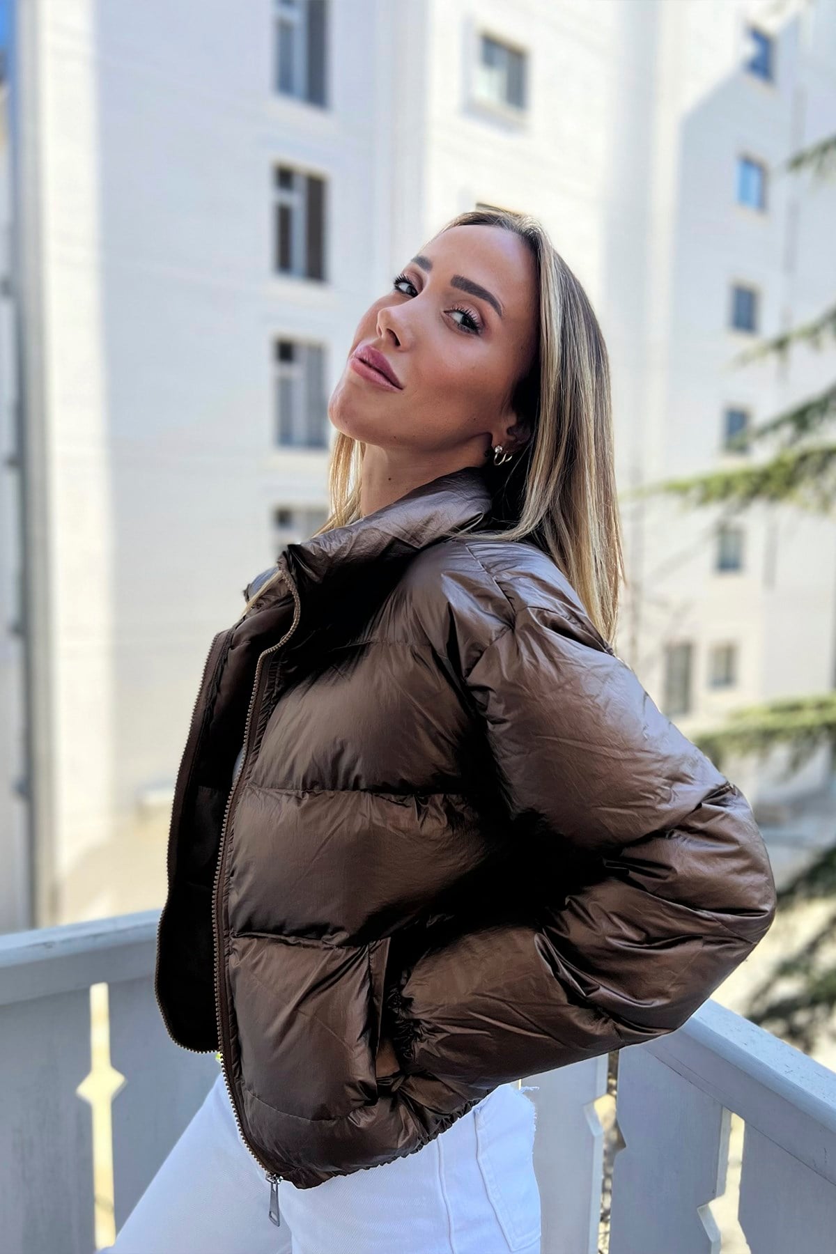 Kısa Tasarım Kadın Şişme Mont Bronz