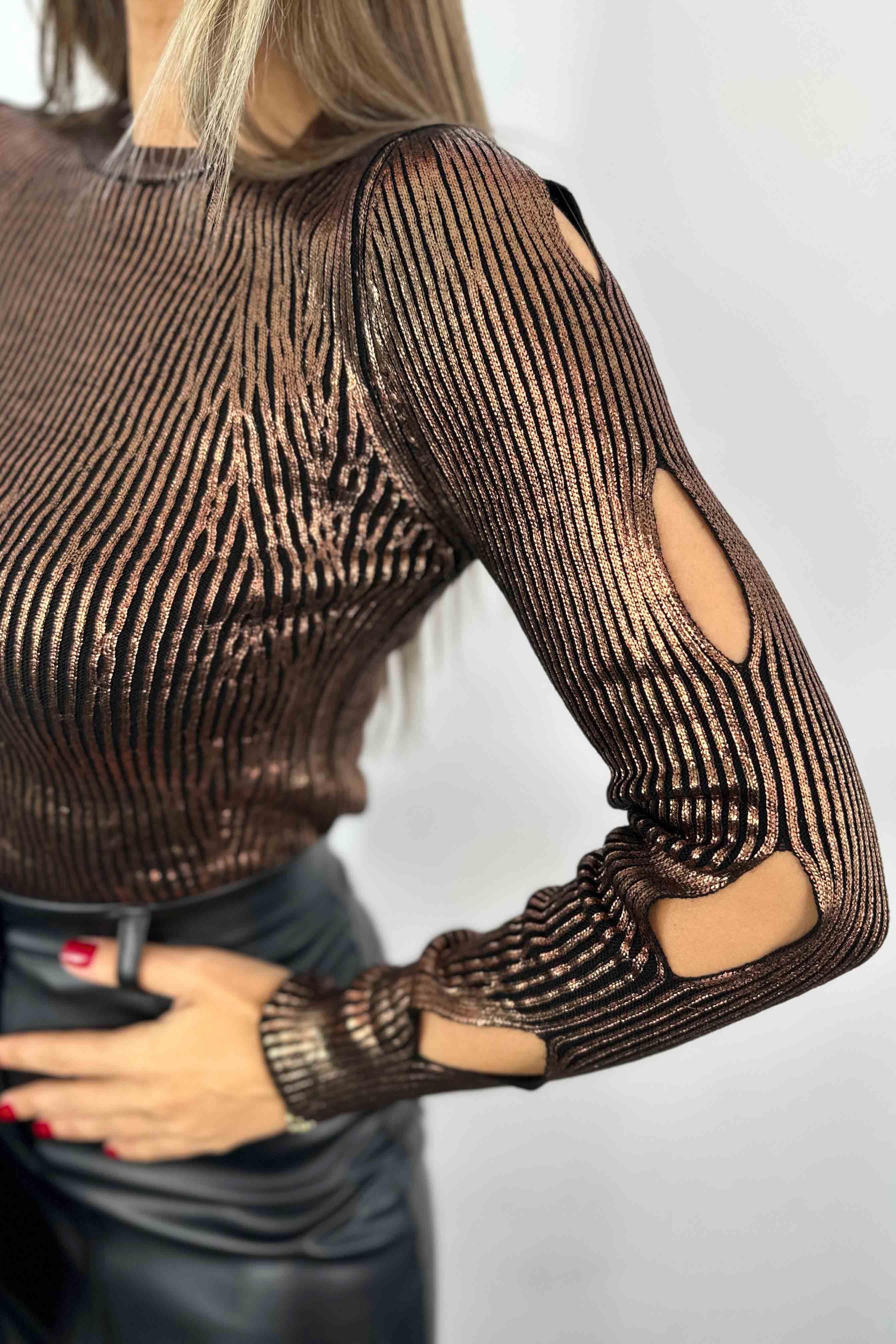 Kolları Dekolte Detay Varaklı Bisiklet Yaka Triko Bluz Bakır