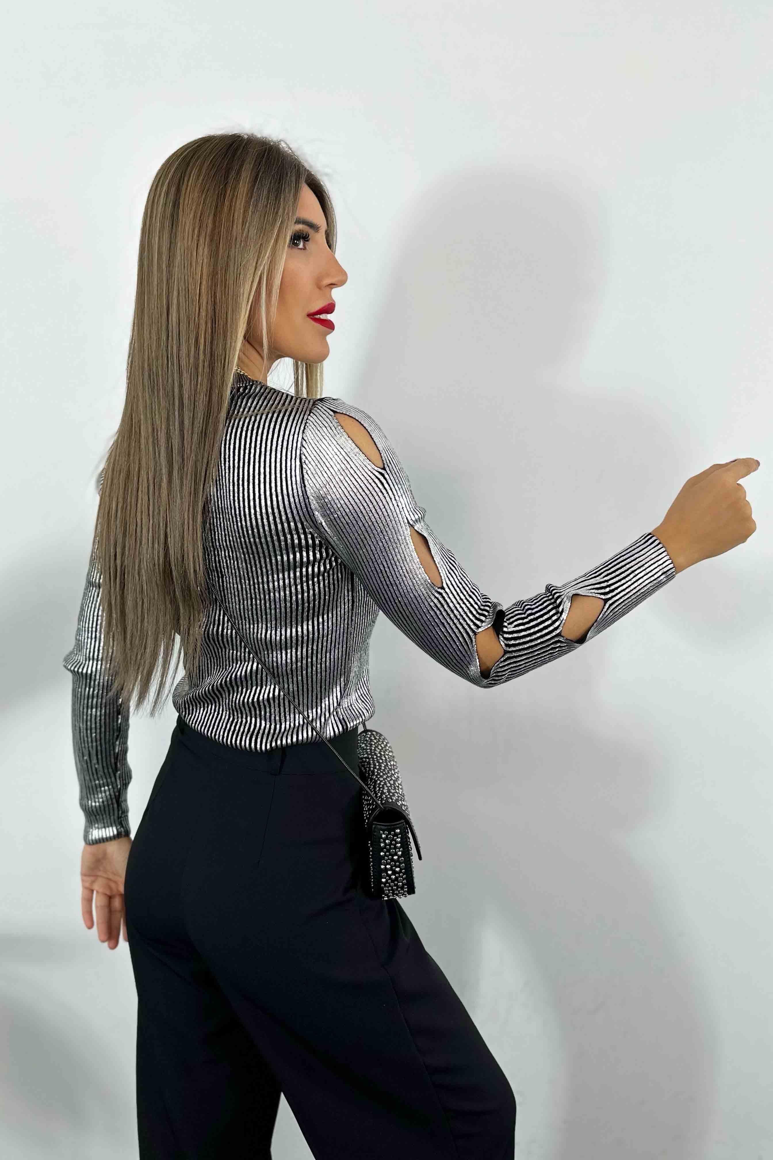 Kolları Dekolte Detay Varaklı Bisiklet Yaka Triko Bluz Silver