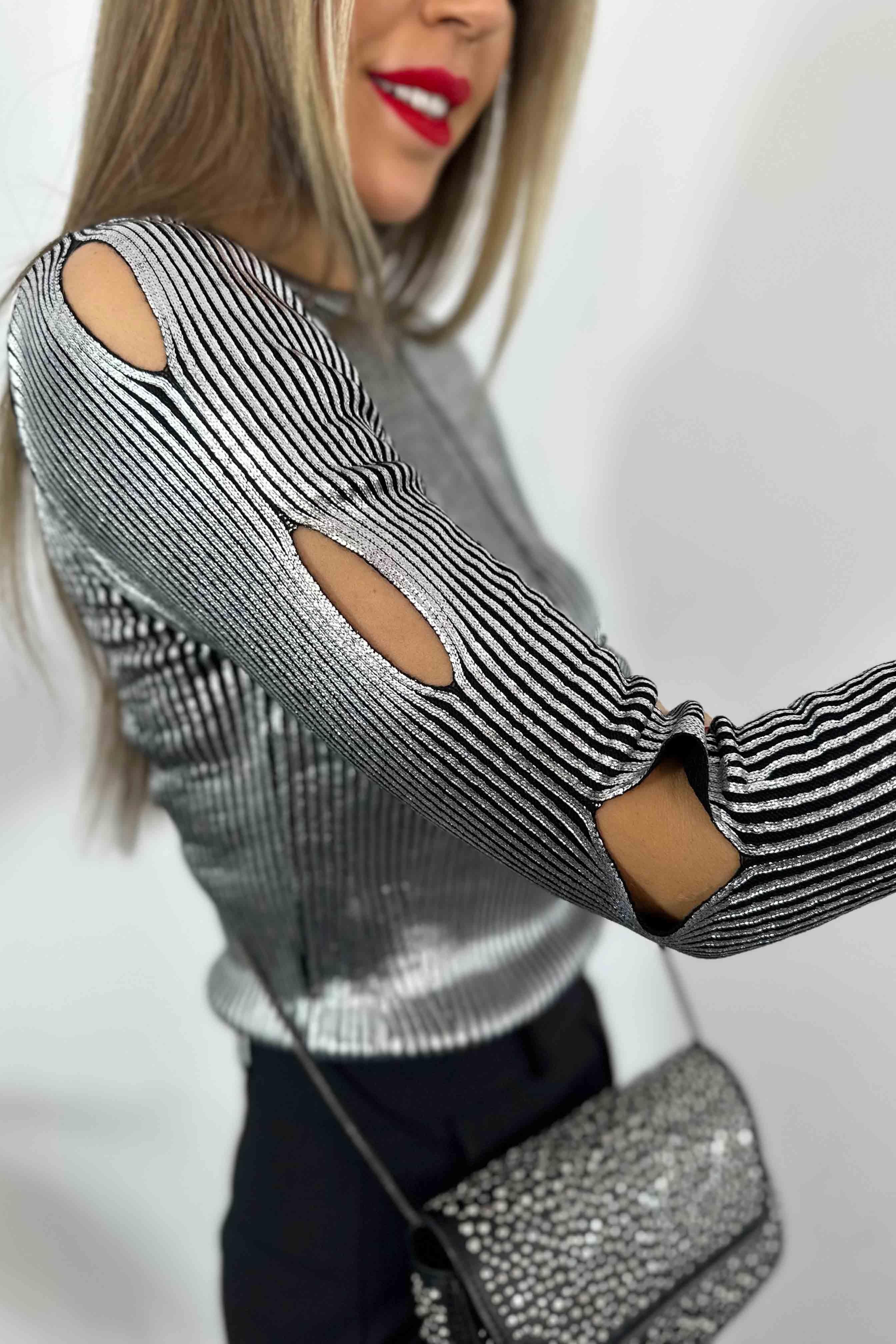 Kolları Dekolte Detay Varaklı Bisiklet Yaka Triko Bluz Silver