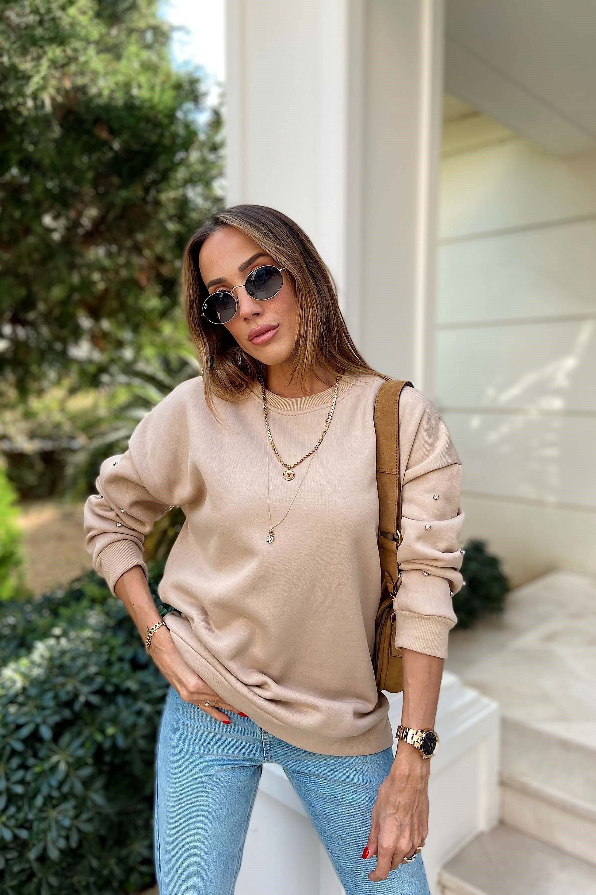Kolları Taşlı Tasarım Şardonlu Sweatshirt Bej