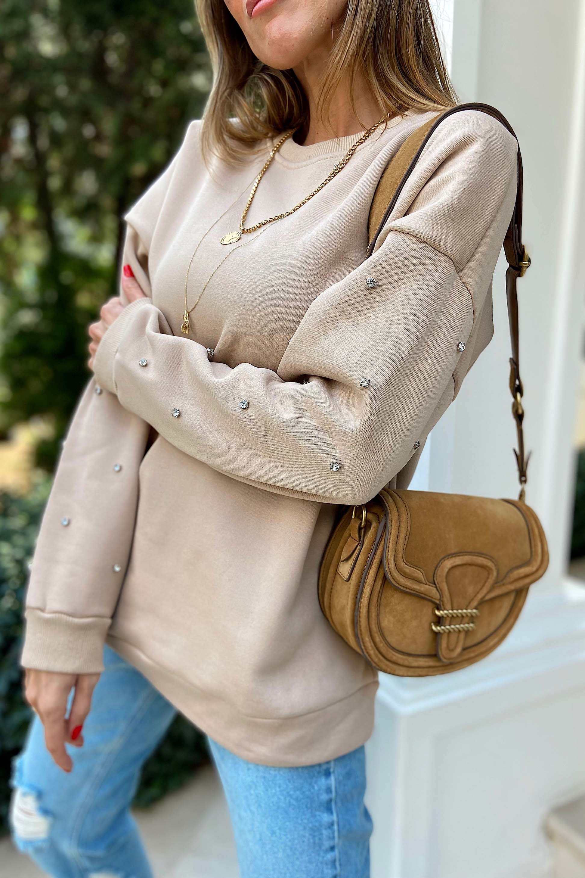 Kolları Taşlı Tasarım Şardonlu Sweatshirt Bej