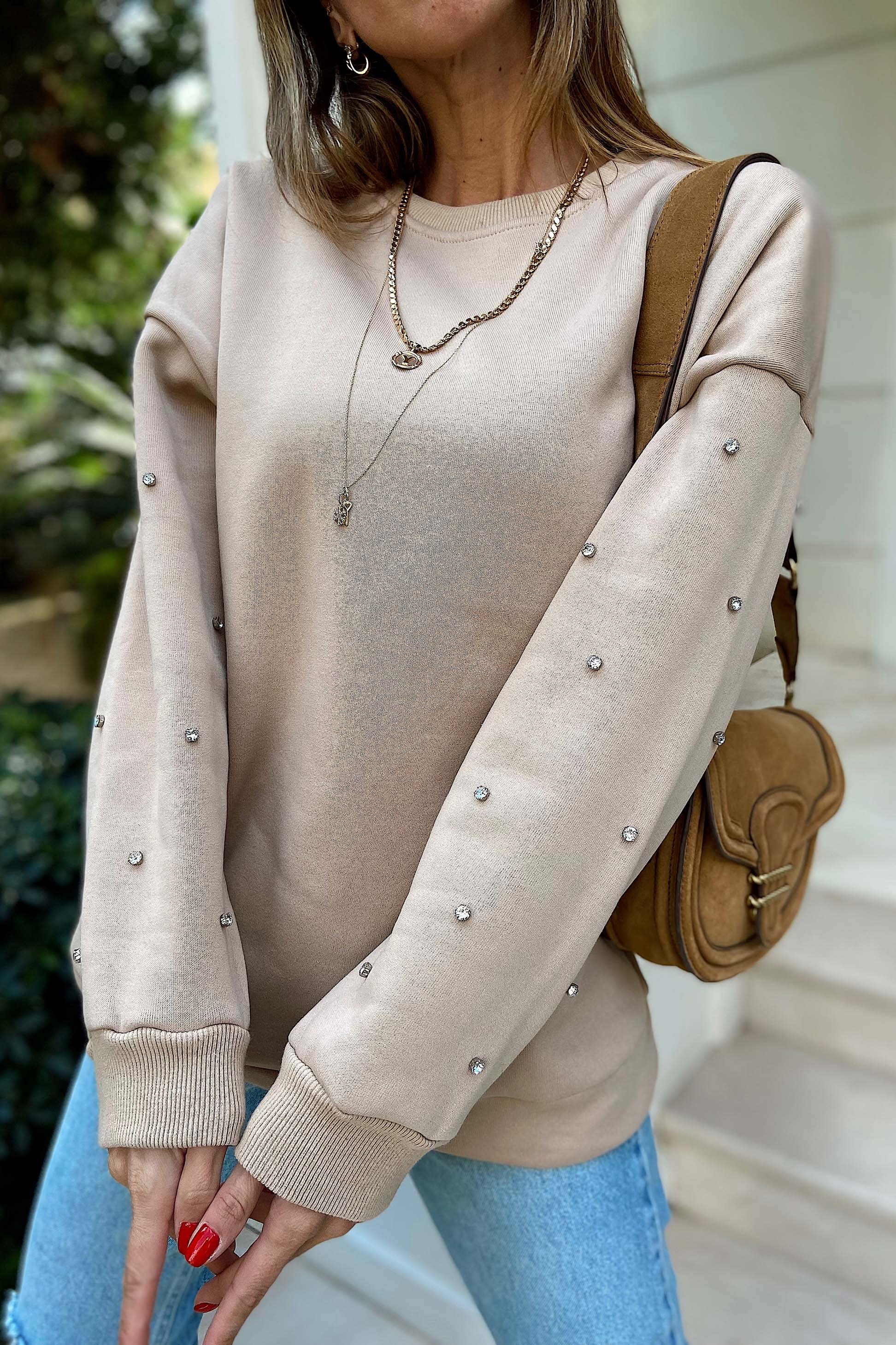 Kolları Taşlı Tasarım Şardonlu Sweatshirt Bej