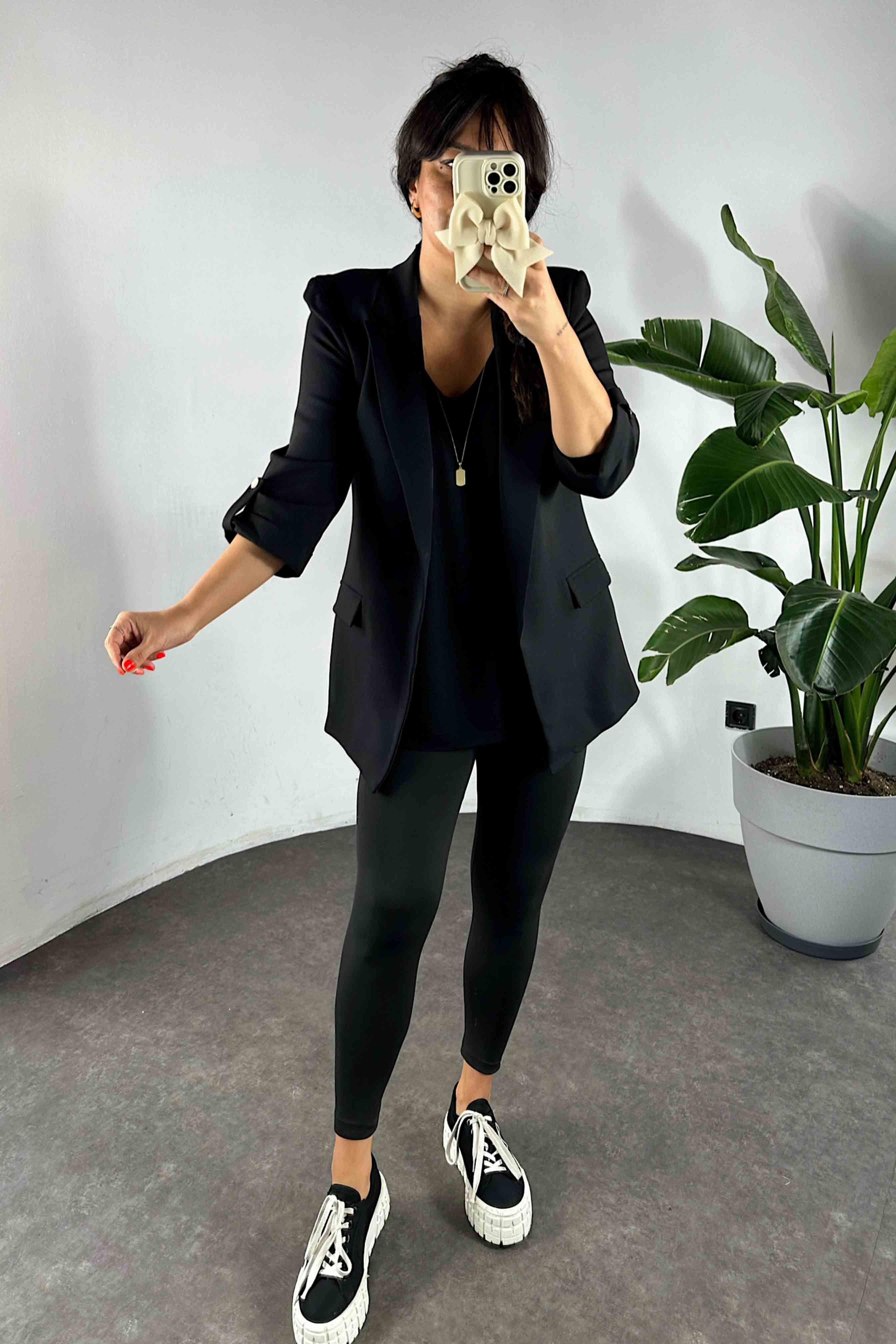 Kolu Katlamalı Blazer Kadın Ceket Siyah