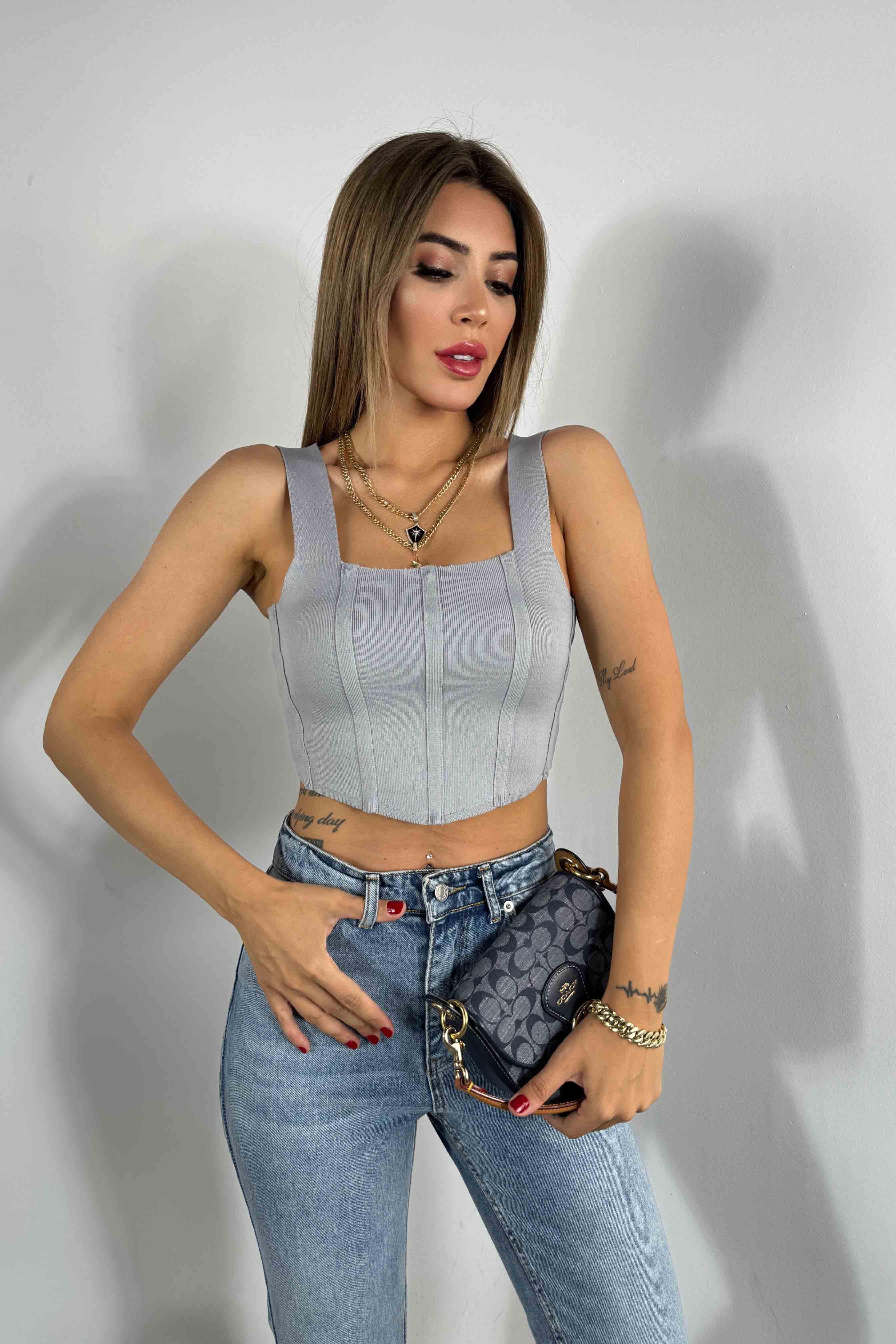 Korse Detaylı Kare Yaka Kalın Askılı Bluz Gri