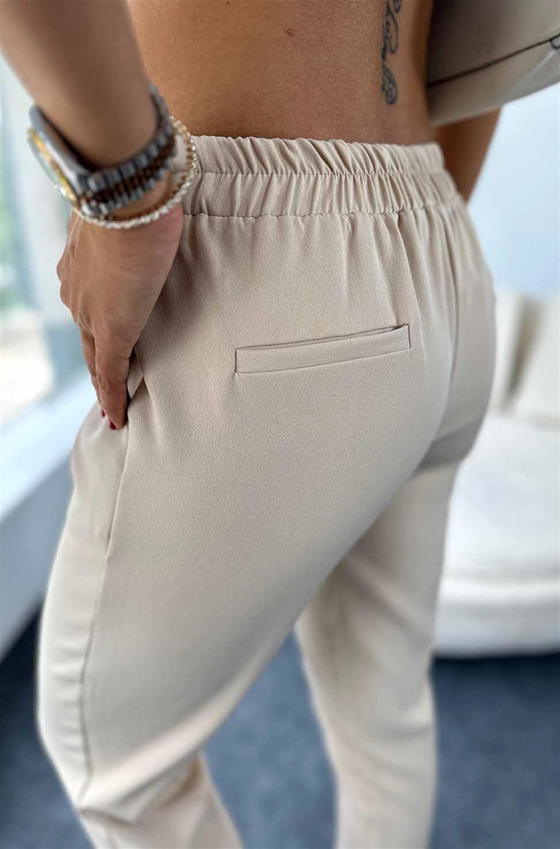 Krep Kumaş Beli Lastikli Duble Paça Pantolon Bej