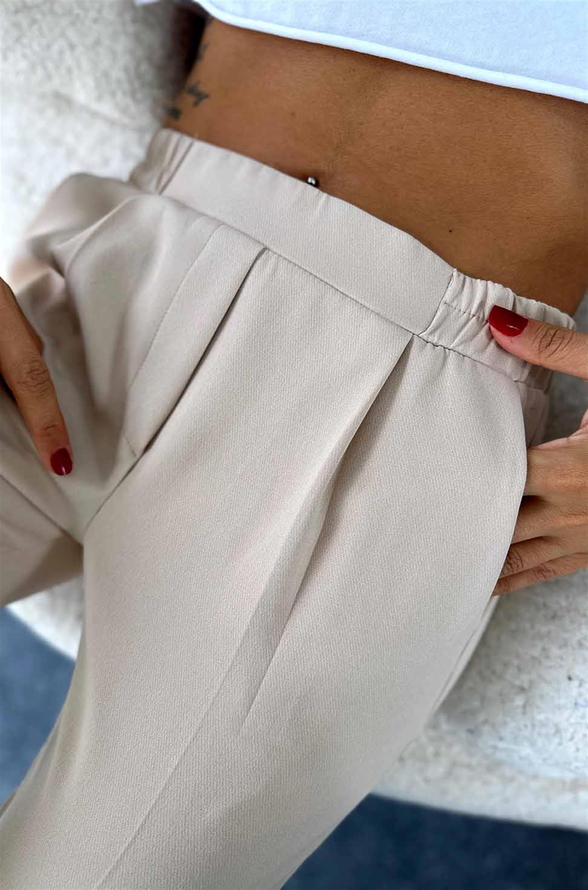 Krep Kumaş Beli Lastikli Duble Paça Pantolon Bej