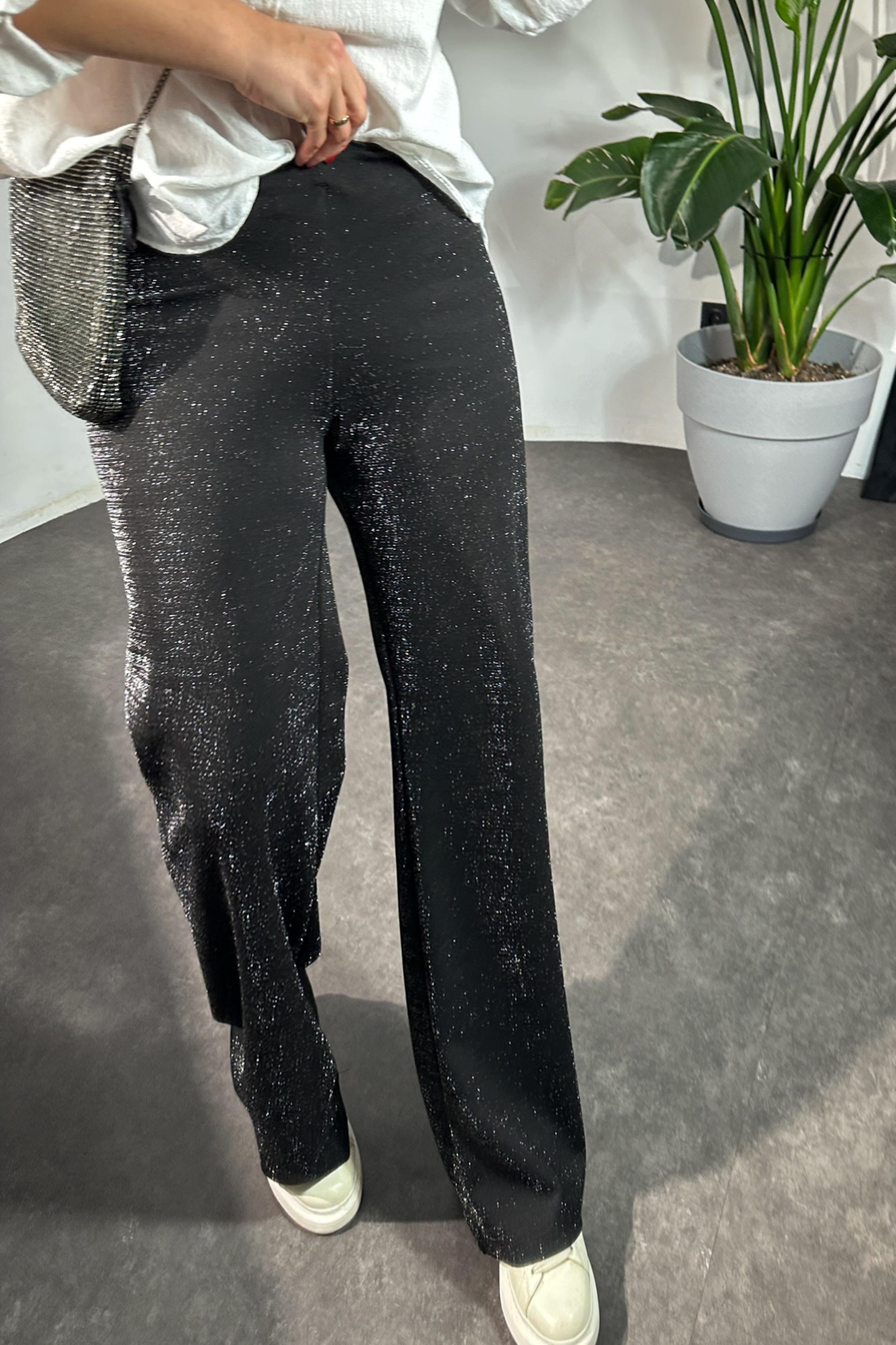 Krep Kumaş Sim Detaylı Pantolon Siyah