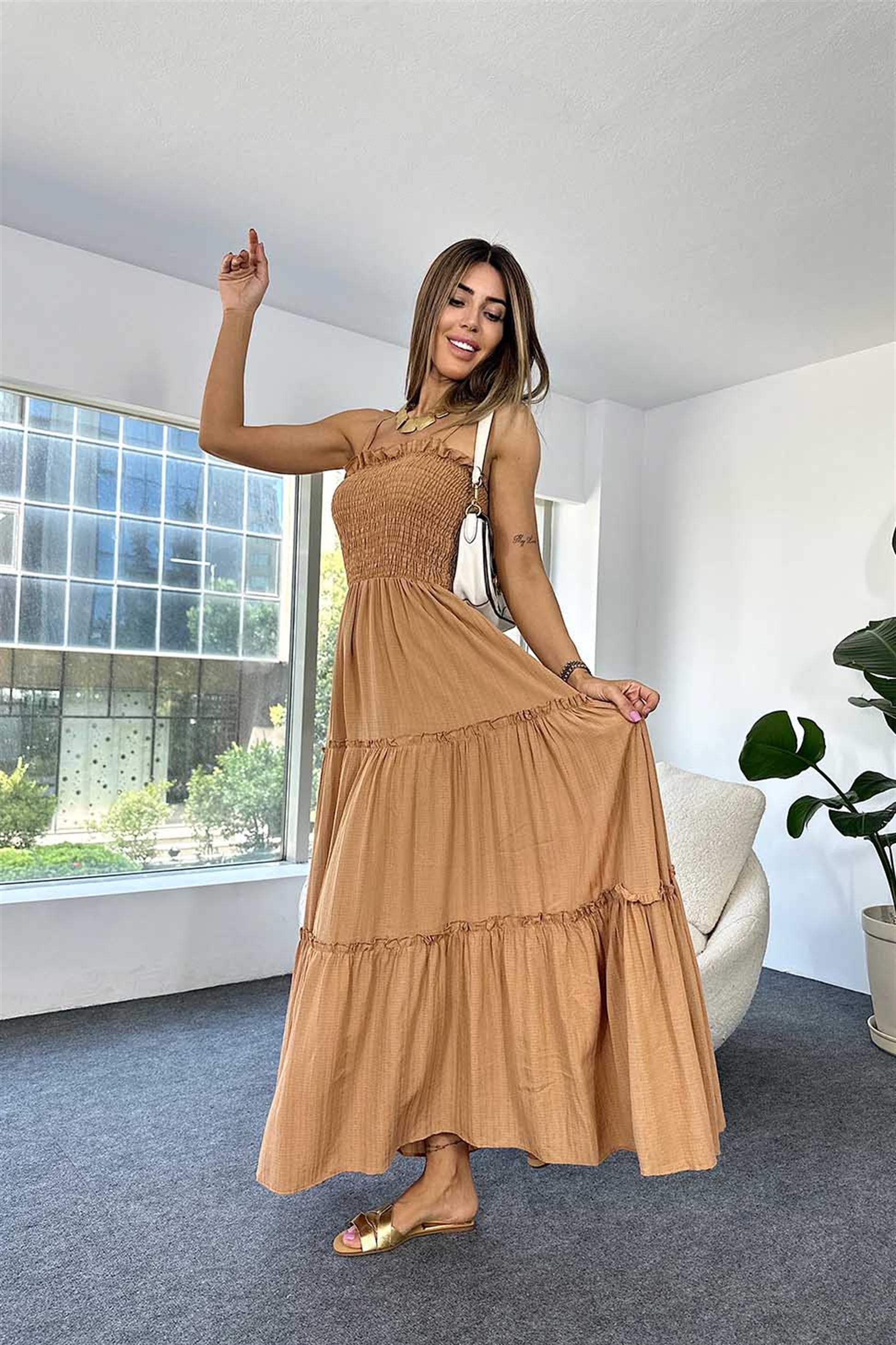 Lüks Kalite Gofre Kumaş Gipeli Uzun Fırfırlı Elbise Camel