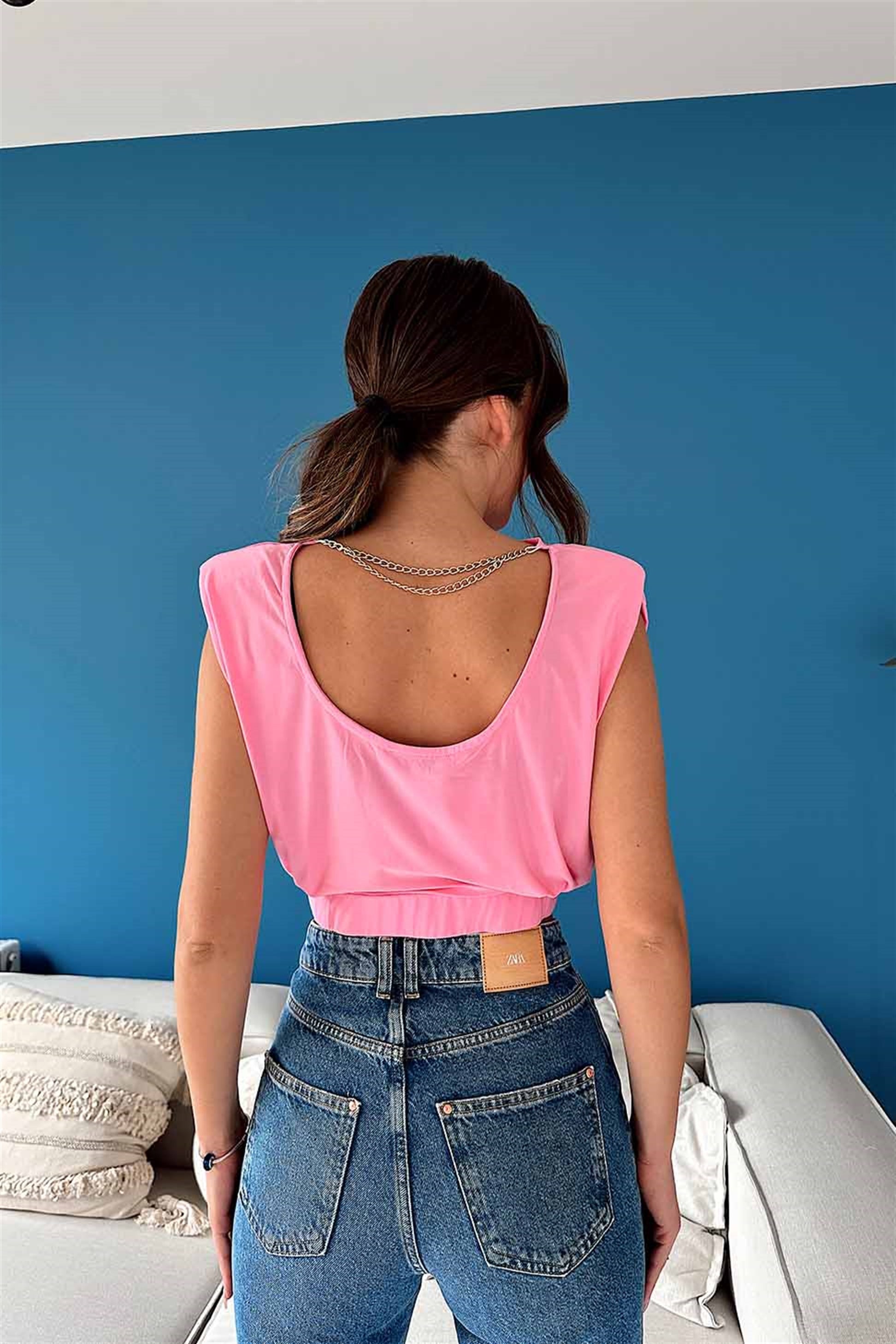 Lüks Kalite Vatkalı Degaje Yaka Sırt Dekolteli Bluz Pembe