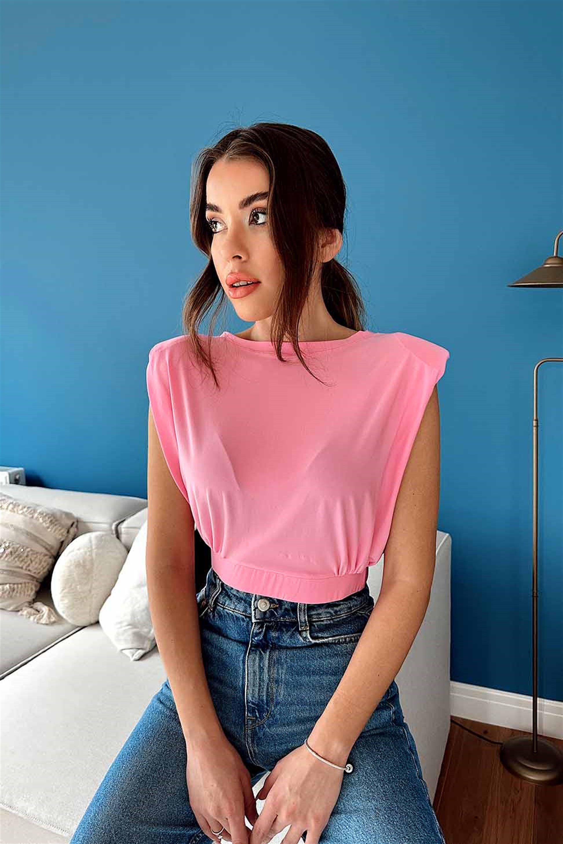 Lüks Kalite Vatkalı Degaje Yaka Sırt Dekolteli Bluz Pembe
