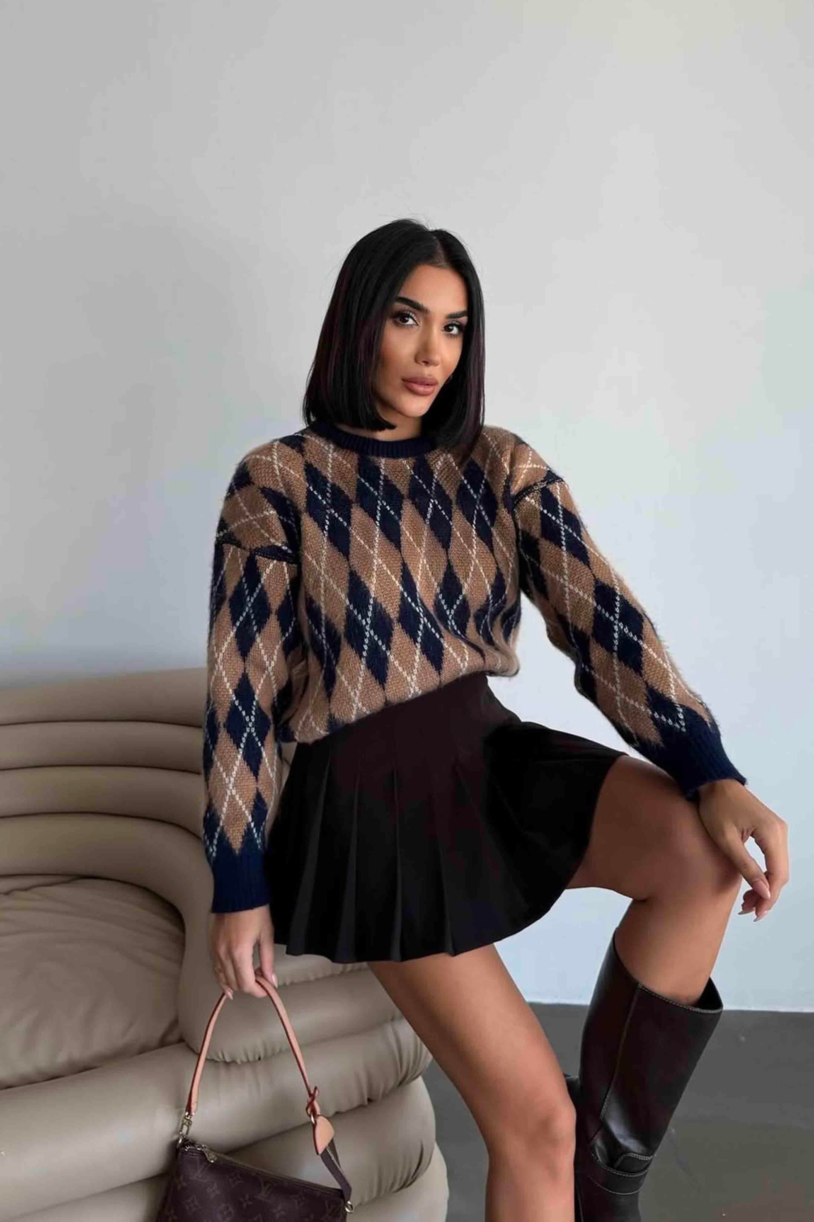 Marka Model Bisiklet Yaka Baklava Desen Kazak Lacivert