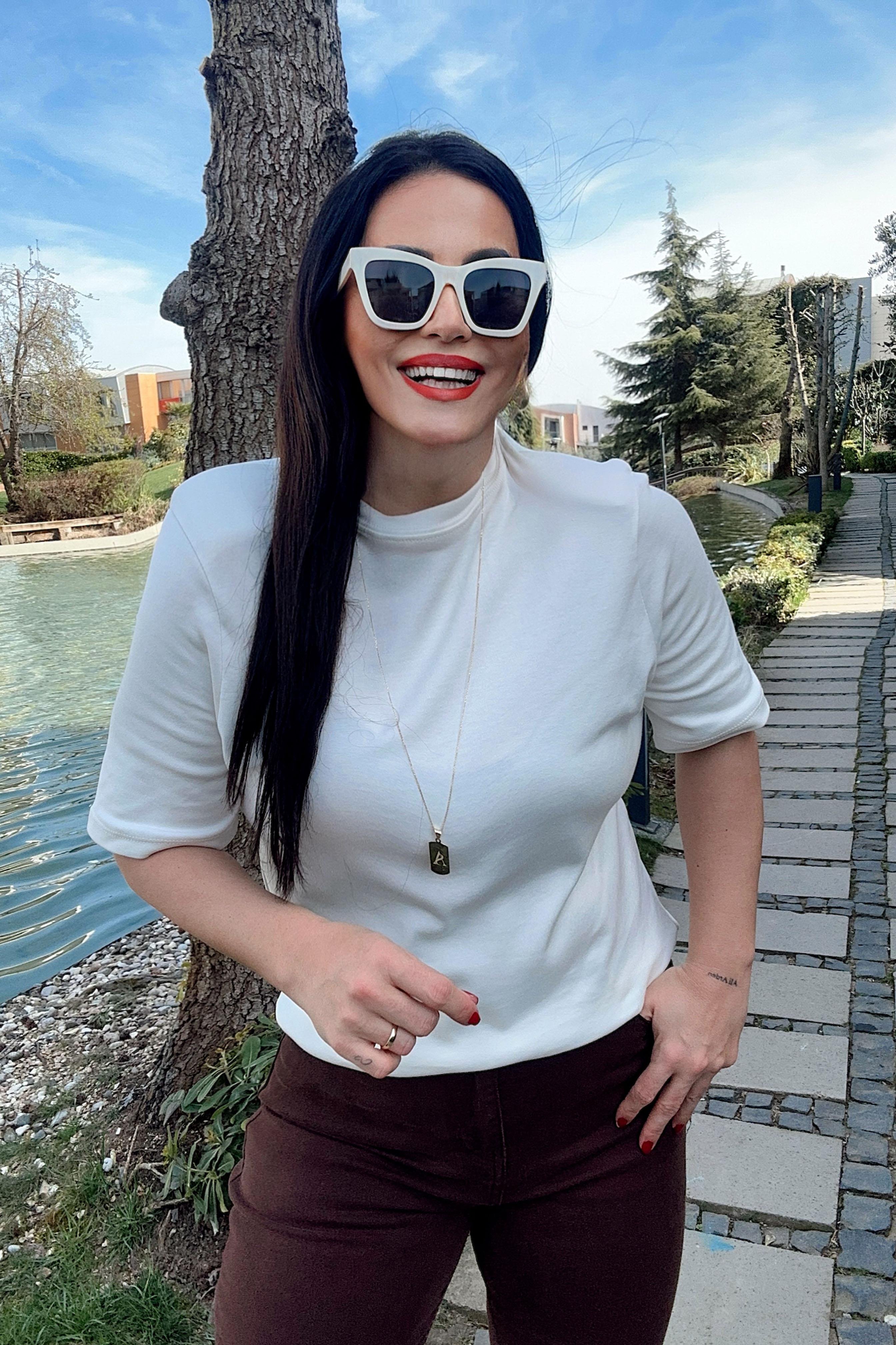 Marka Model Bisiklet Yaka Basic Bluz Ekru