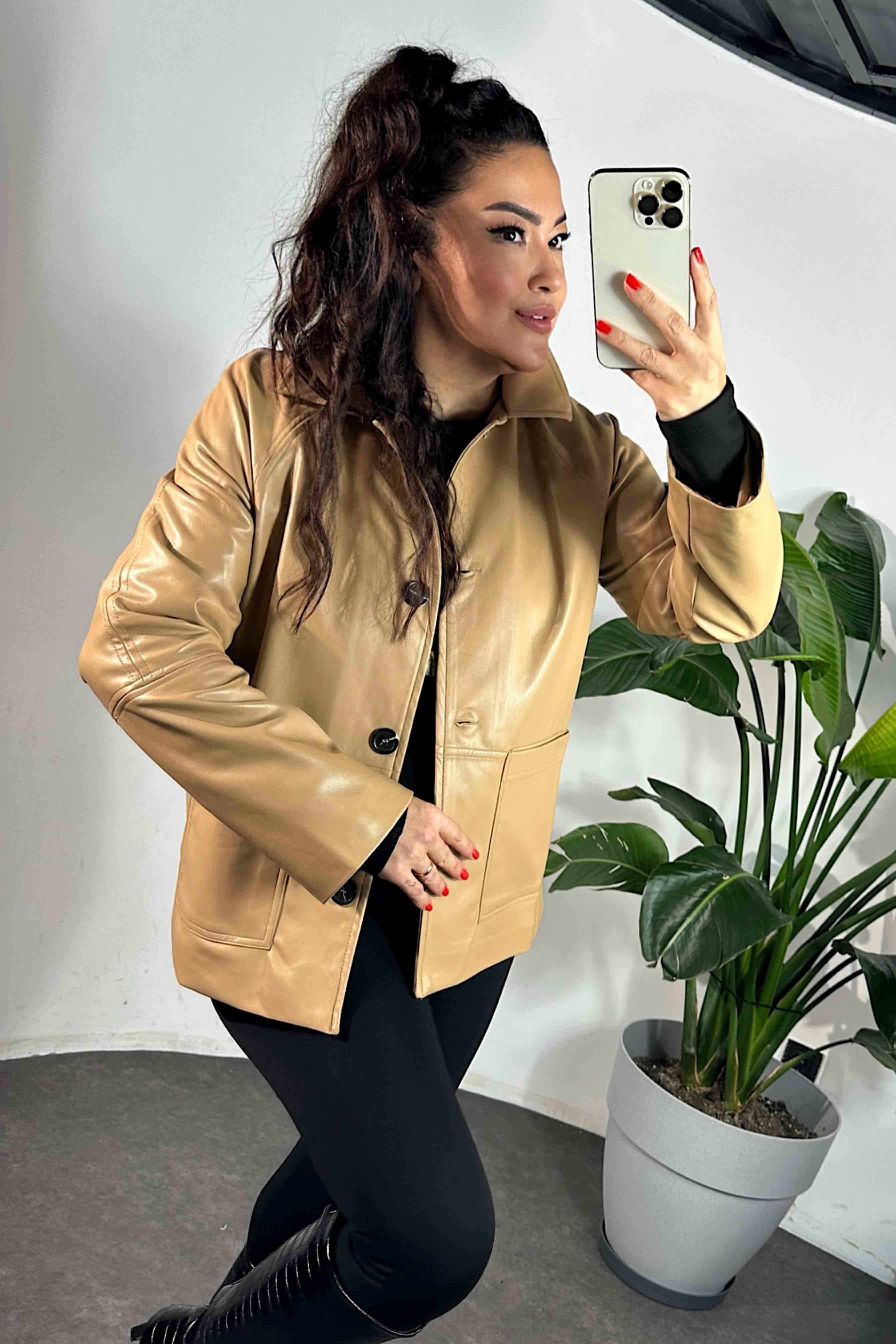 Marka Model Cep Detaylı Vegan Deri Ceket Camel