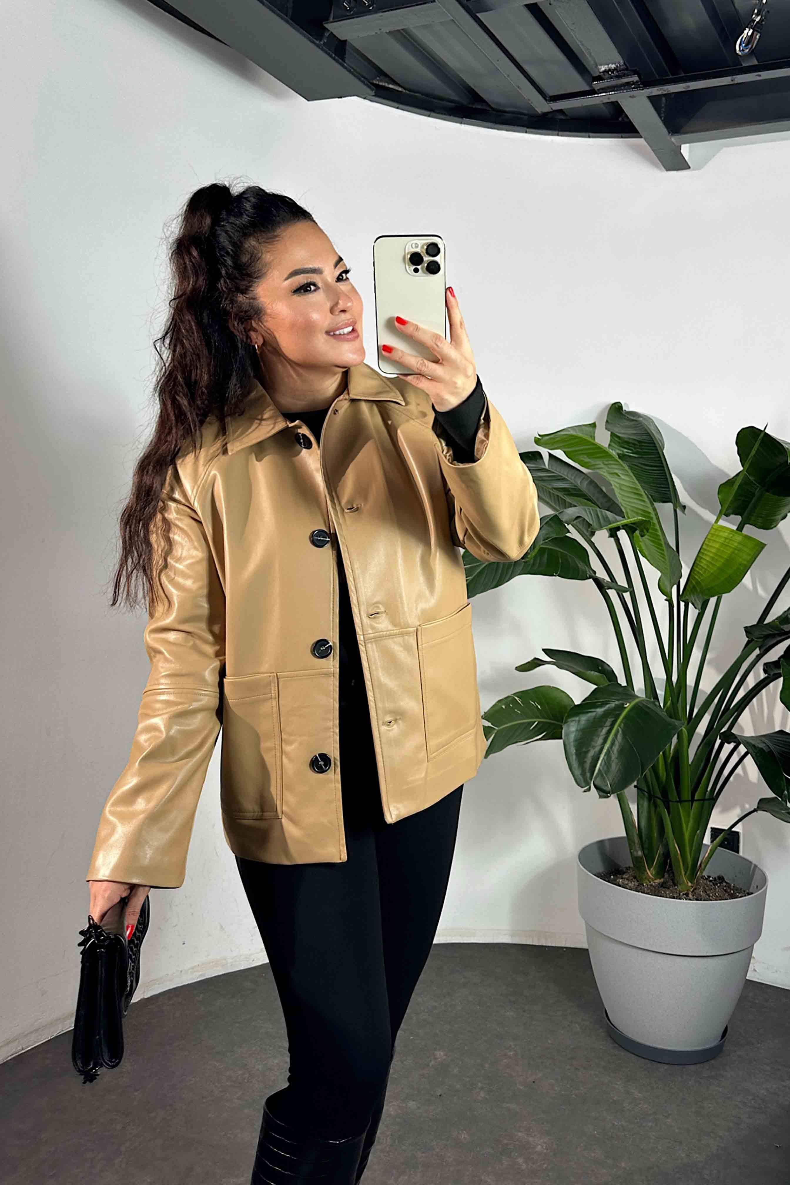 Marka Model Cep Detaylı Vegan Deri Ceket Camel