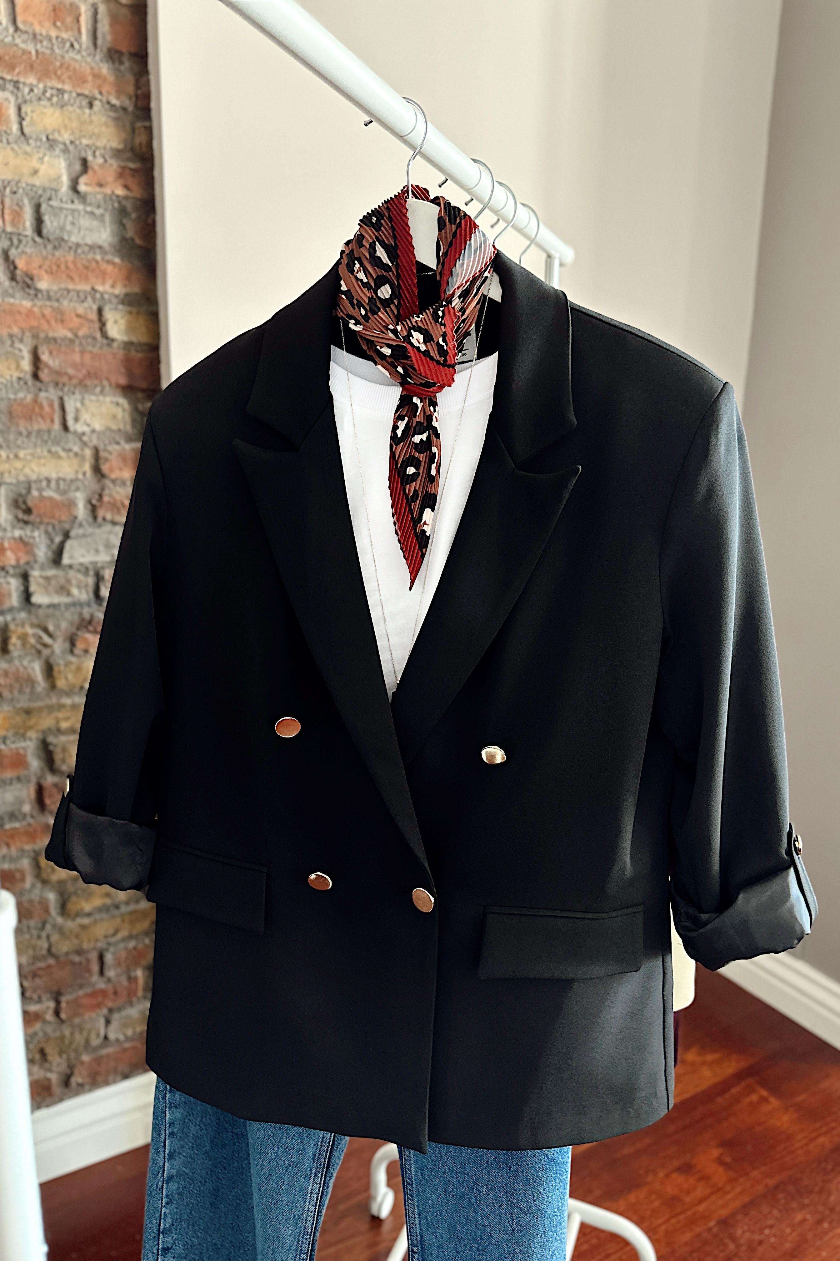 Marka Model Gold Düğme Ve Astar Detaylı Blazer Ceket Siyah
