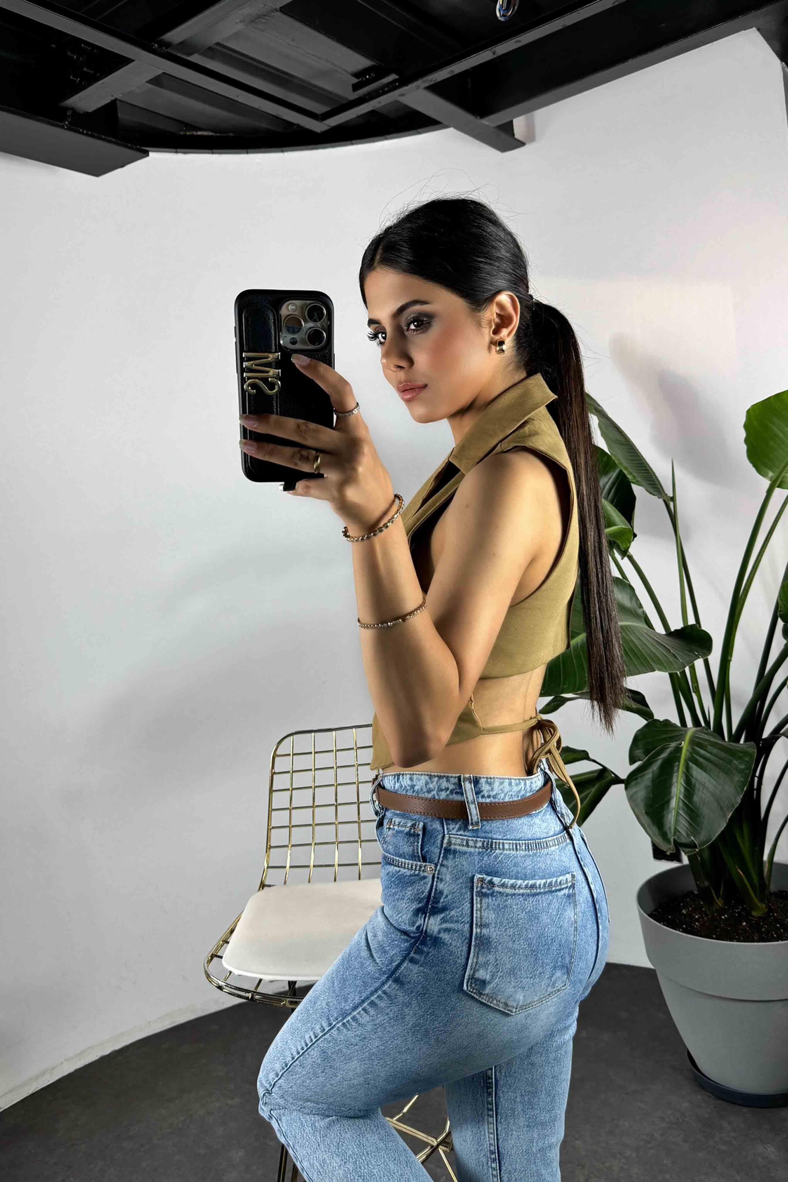 Marka Model Keten Kumaş İp Bağlamalı Sırt Dekolteli Yelek Camel
