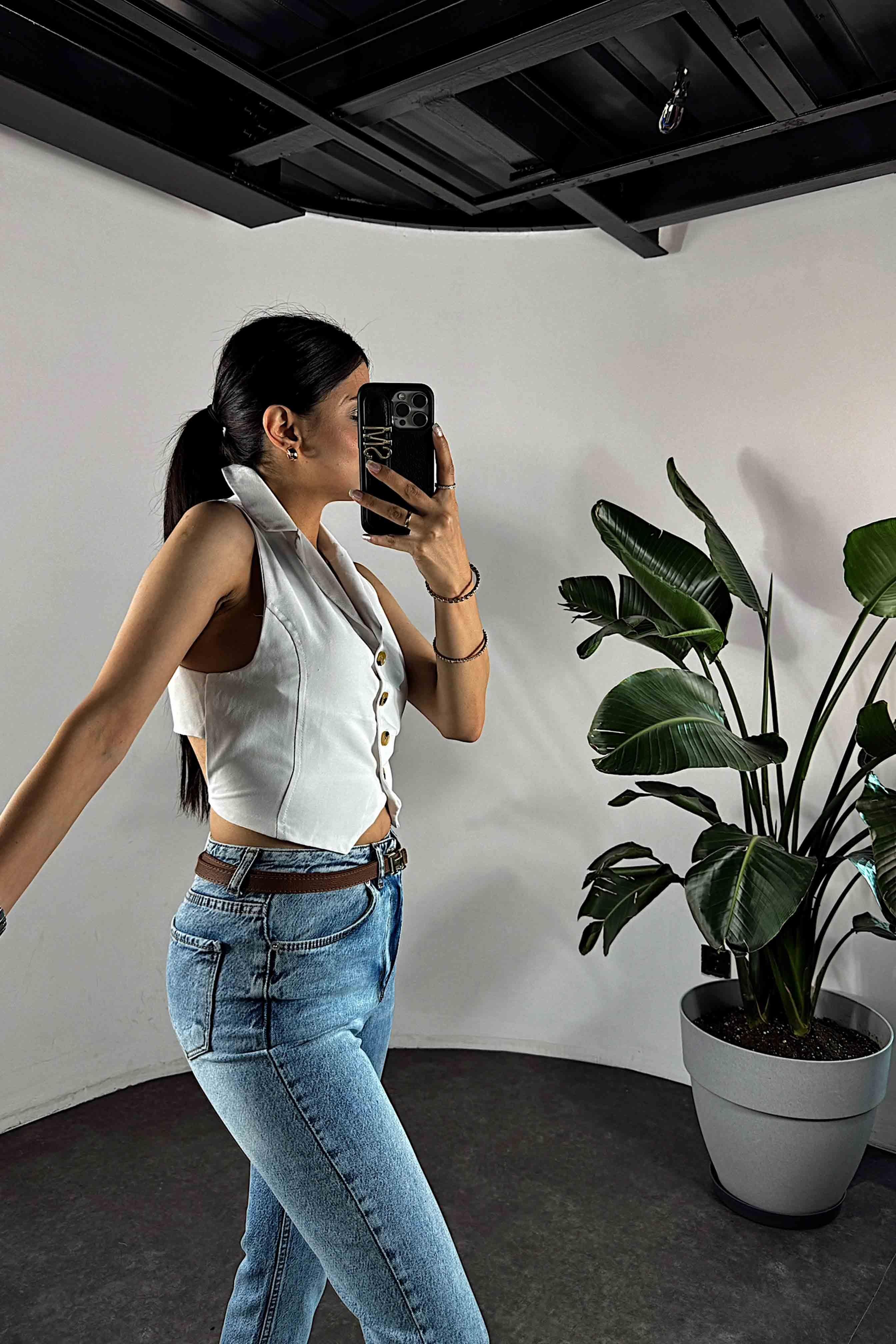 Marka Model Keten Kumaş İp Bağlamalı Sırt Dekolteli Yelek Ekru