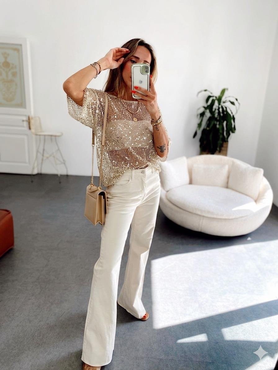 Marka Model Pul Detaylı Bluz Bej