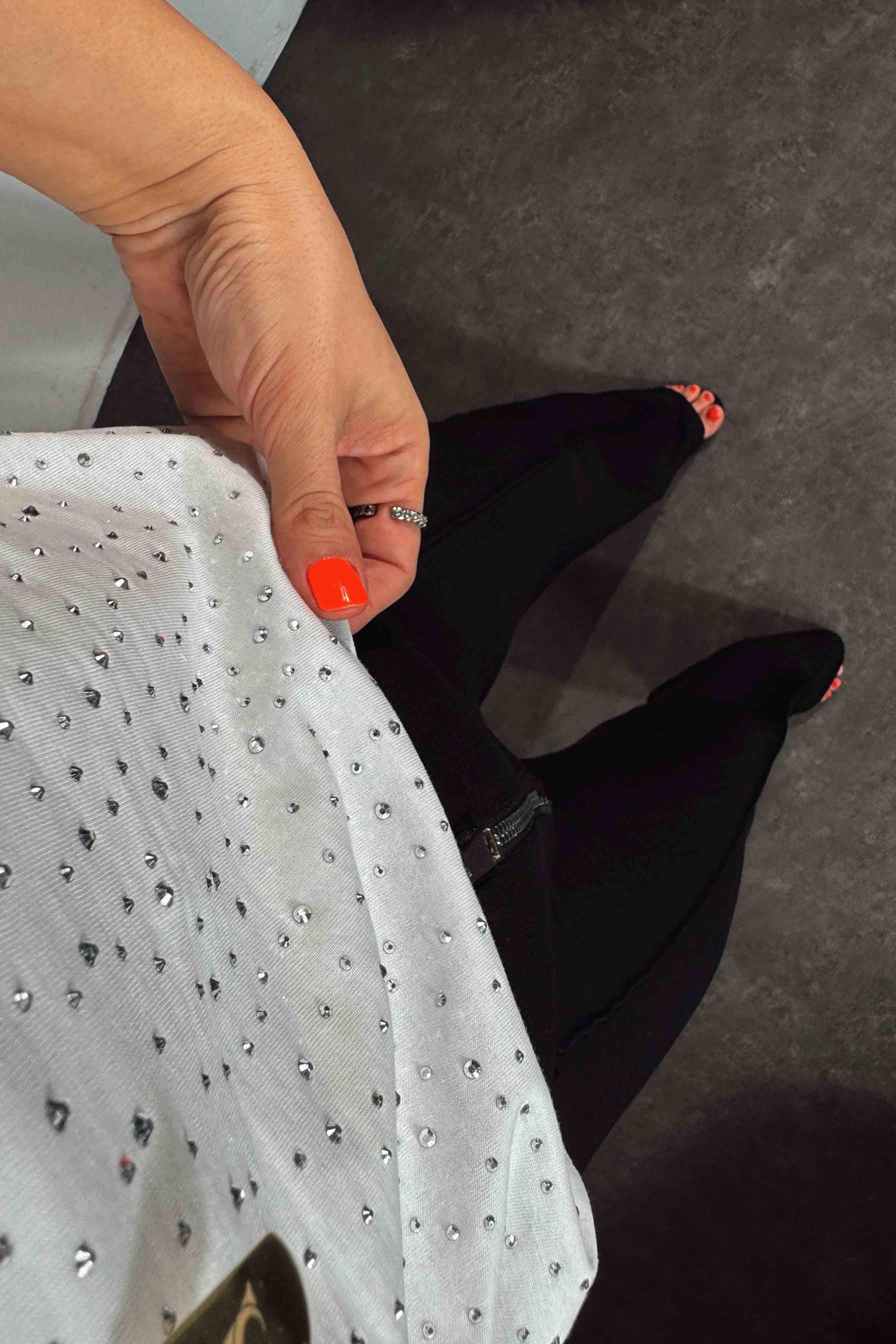 Marka Model Swarovski Taş Detaylı Basic Tişört Beyaz