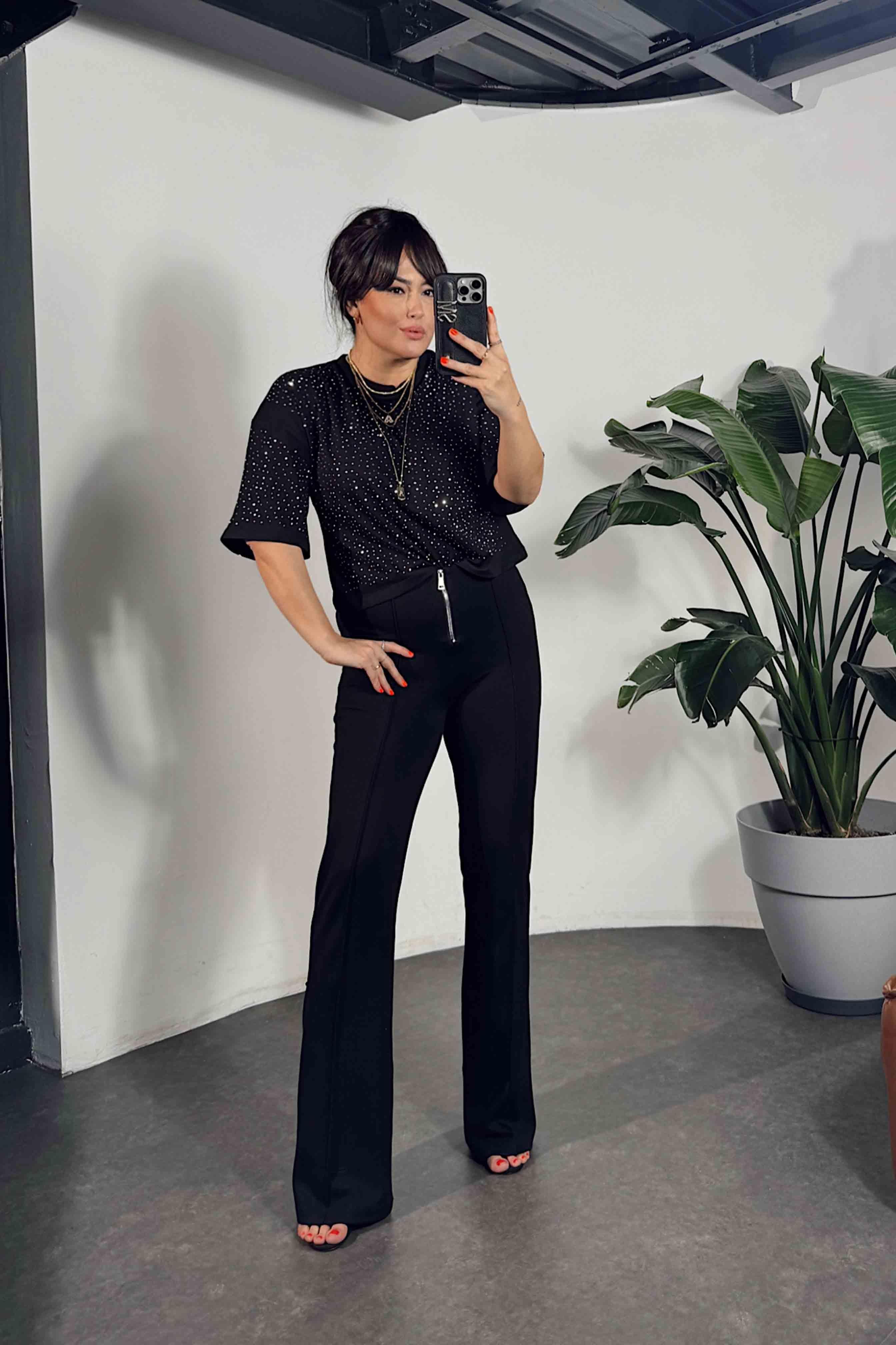Marka Model Swarovski Taş Detaylı Basic Tişört Siyah