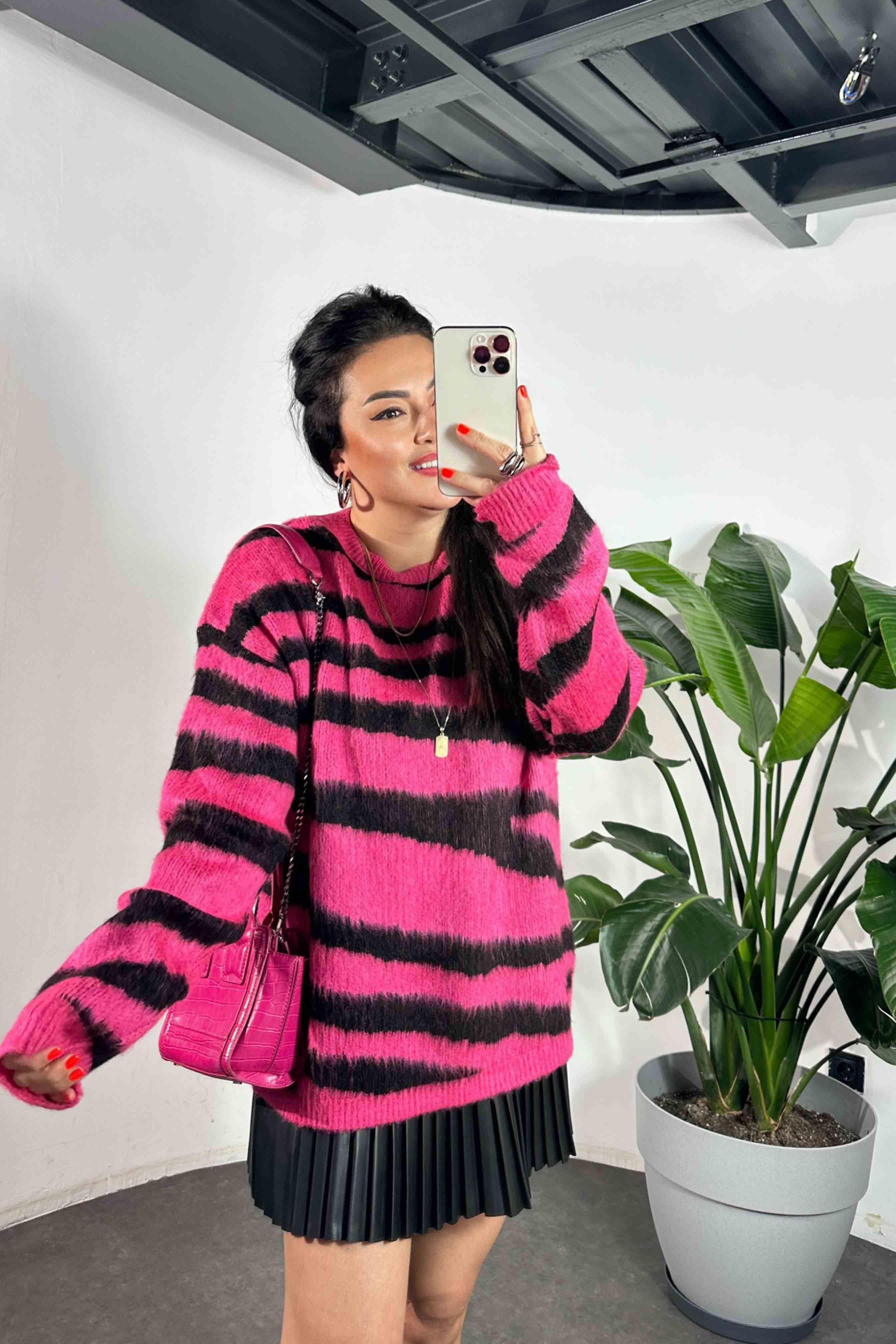 Marka Model Zebra Desen Bisiklet Yaka Yumoş Kazak Pembe