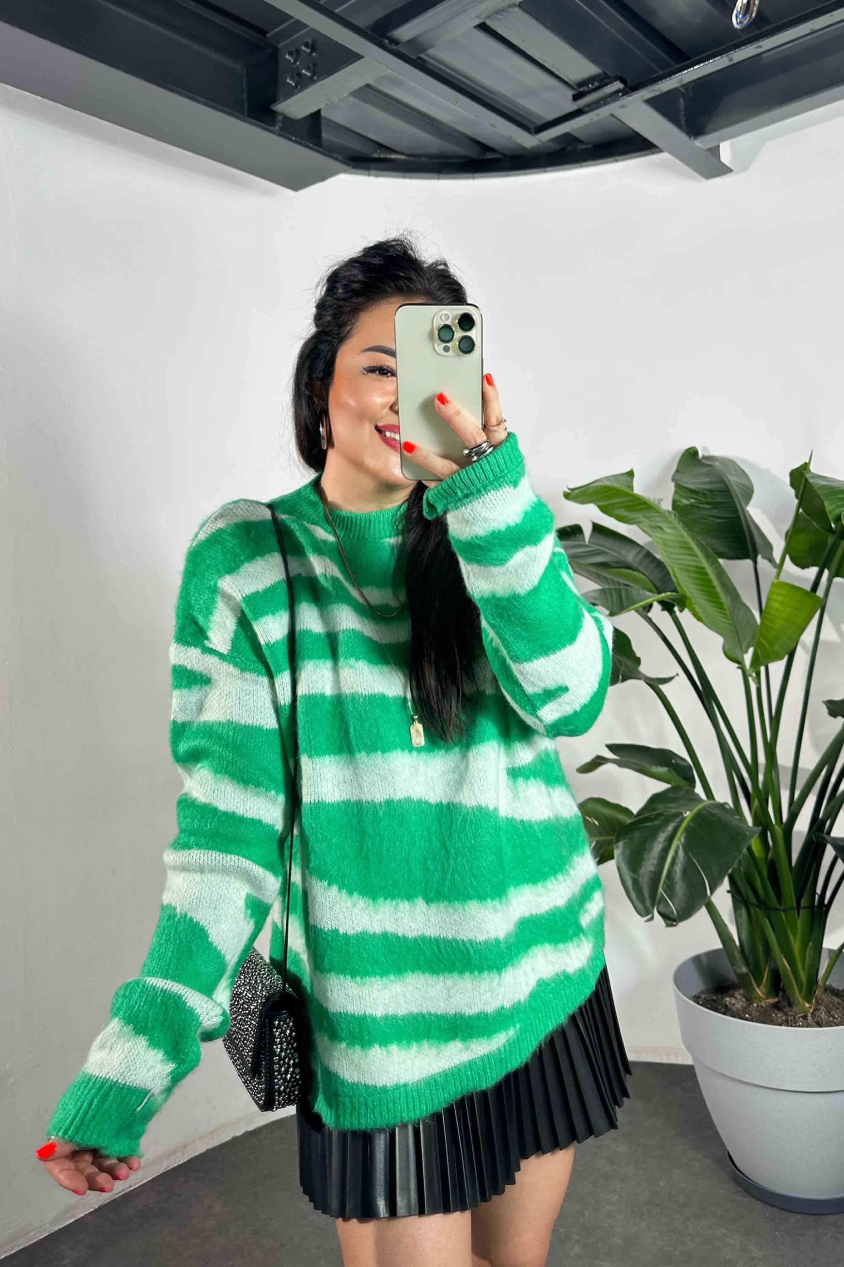 Marka Model Zebra Desen Bisiklet Yaka Yumoş Kazak Yeşil