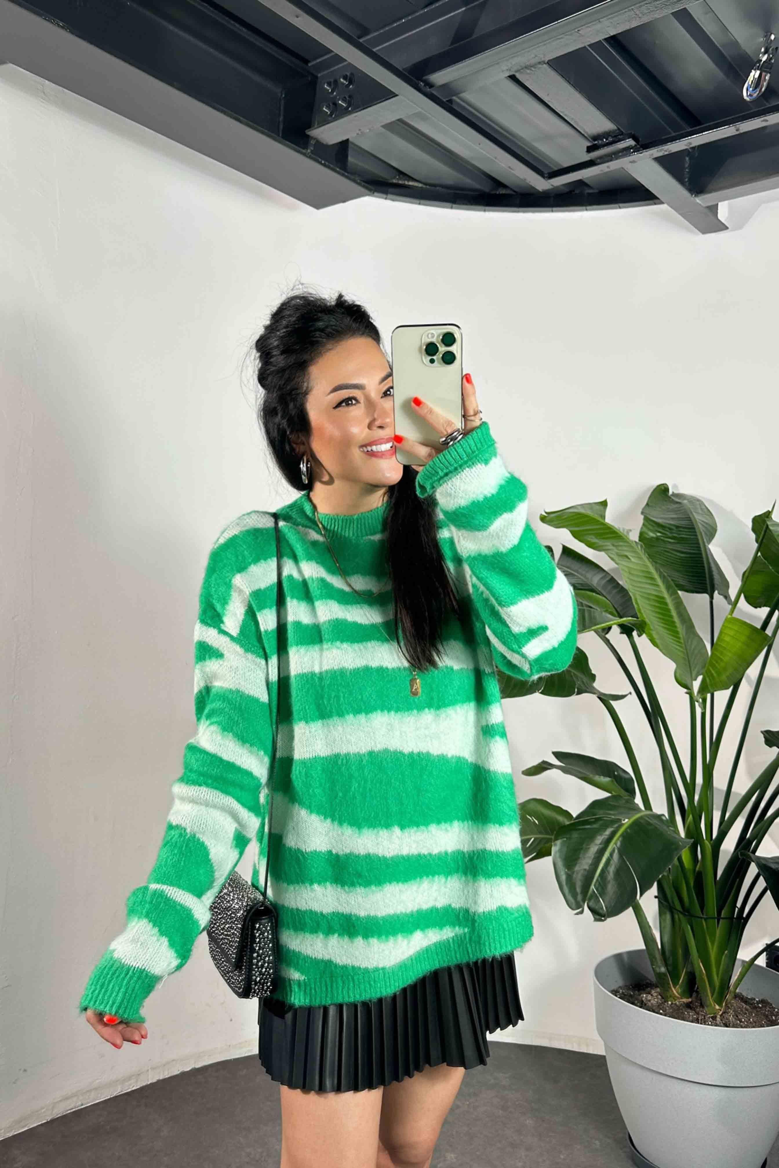 Marka Model Zebra Desen Bisiklet Yaka Yumoş Kazak Yeşil